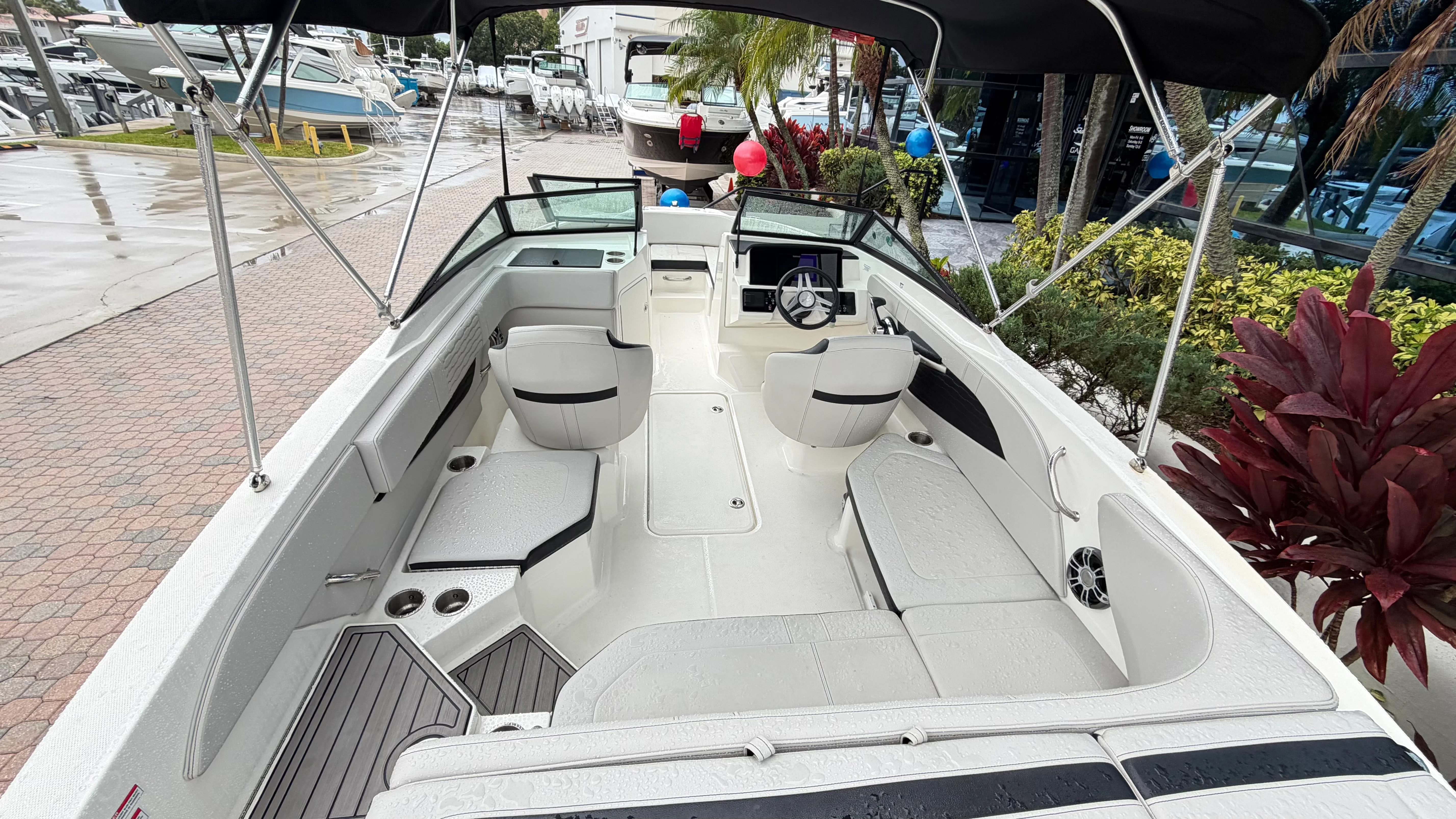 2023 Sea Ray SPX 210 Outboard Image Thumbnail #7