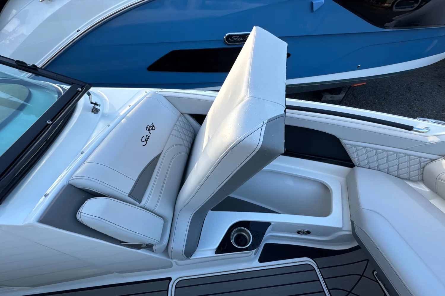 2024 Sea Ray SLX 260 Outboard Image Thumbnail #54