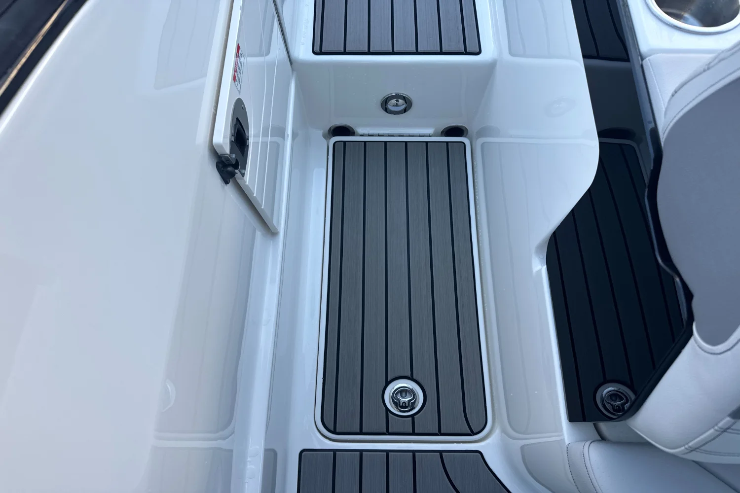 2024 Sea Ray SLX 260 Outboard Image Thumbnail #11