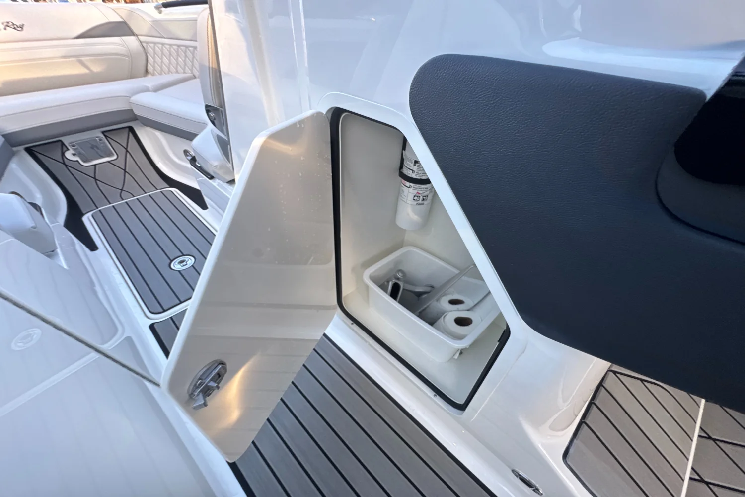 2024 Sea Ray SLX 260 Outboard Image Thumbnail #45