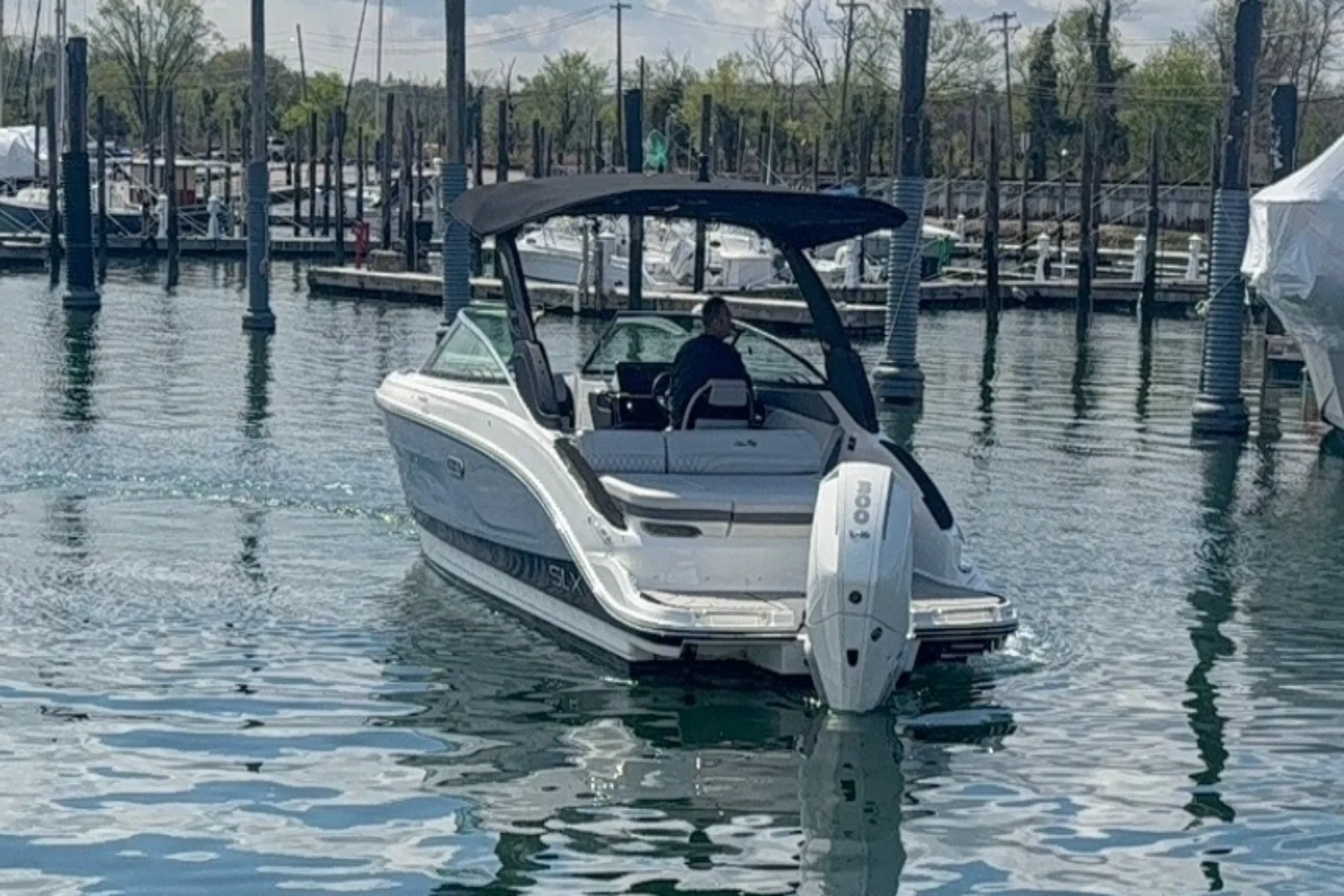 2024 Sea Ray SLX 260 Outboard Image Thumbnail #3