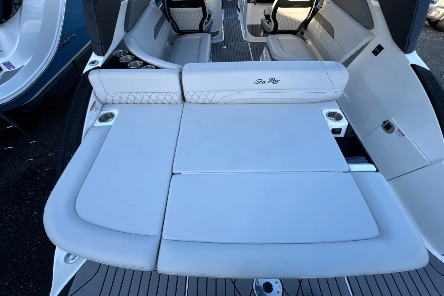 2024 Sea Ray SLX 260 Outboard Image Thumbnail #6