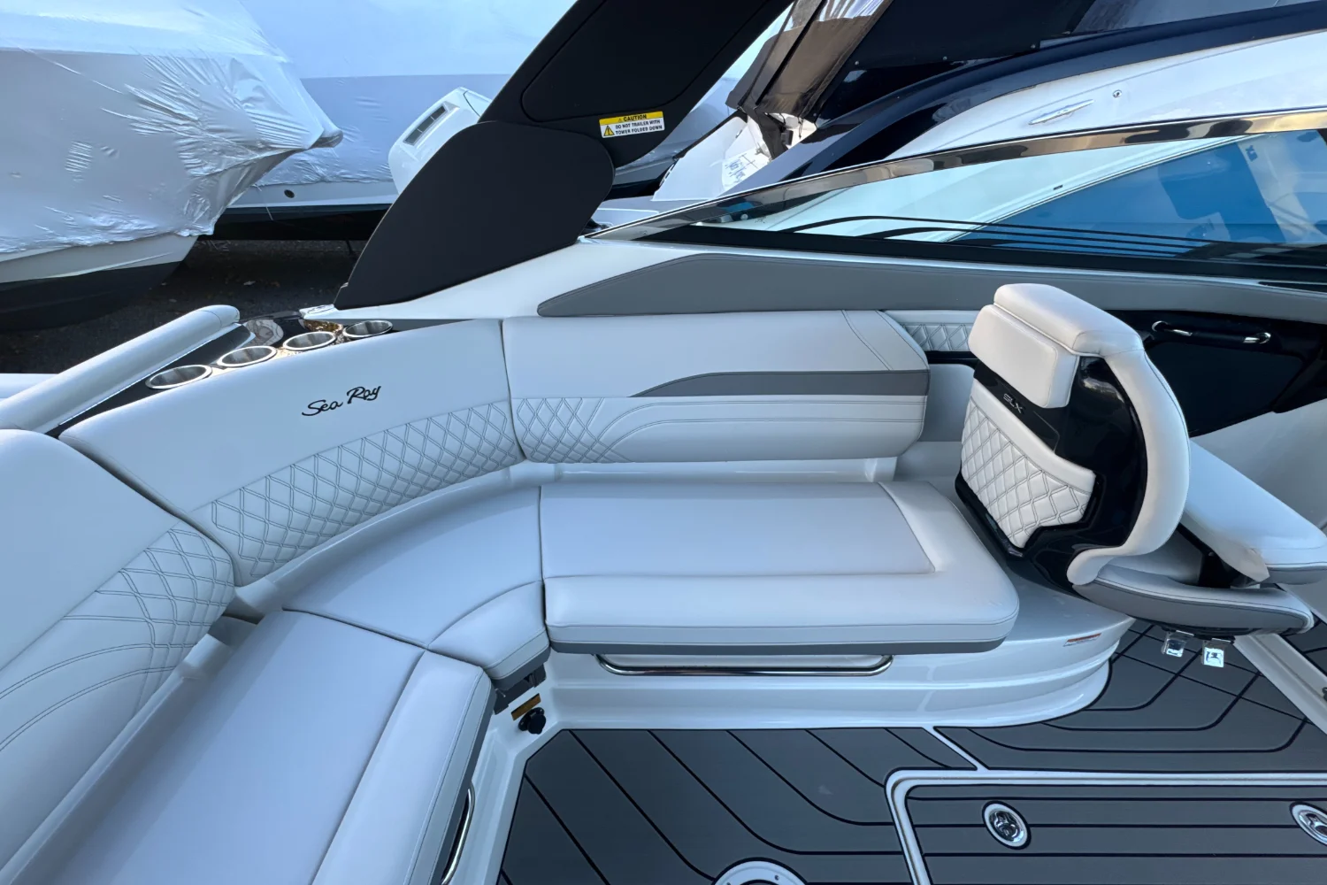 2024 Sea Ray SLX 260 Outboard Image Thumbnail #15