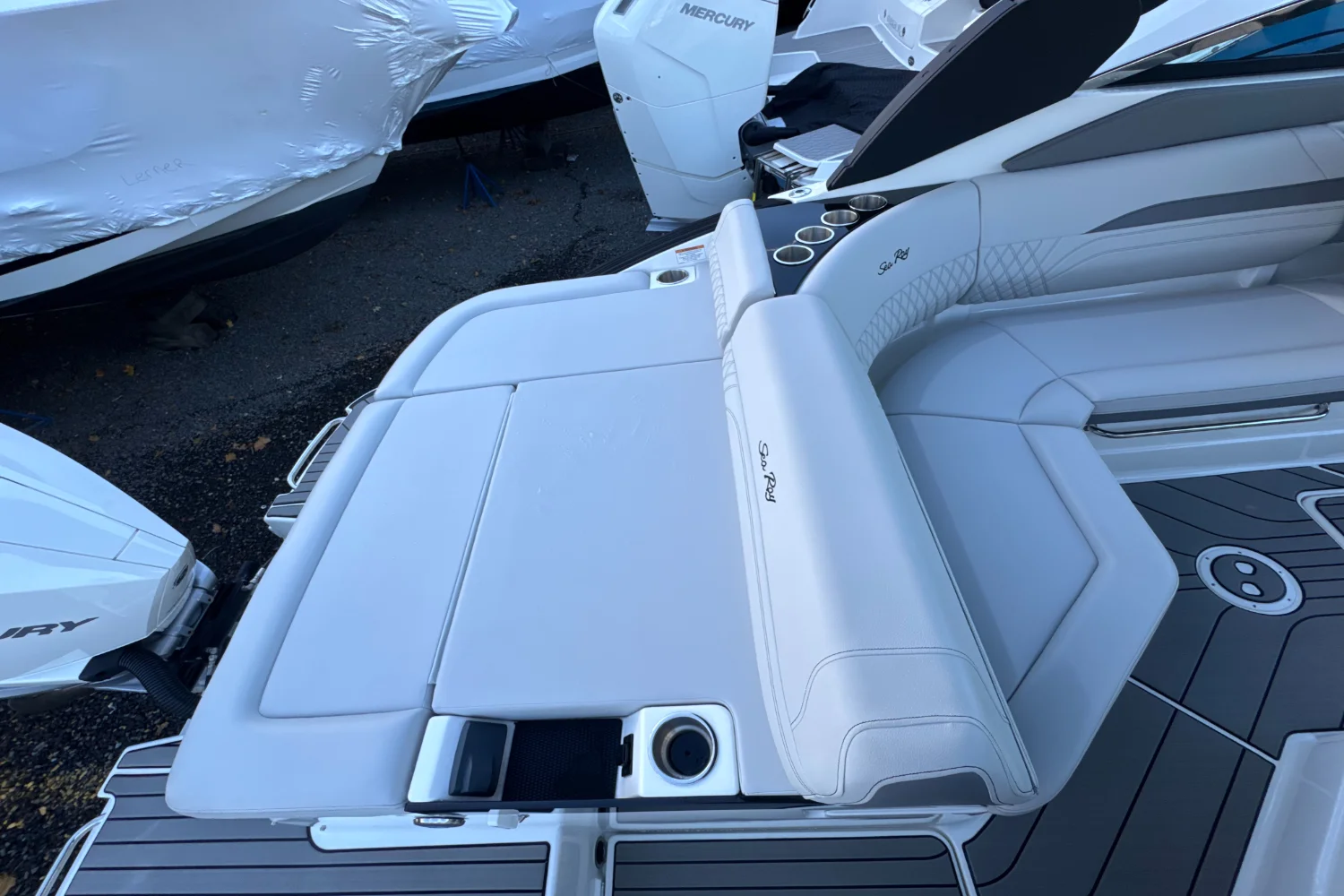 2024 Sea Ray SLX 260 Outboard Image Thumbnail #13