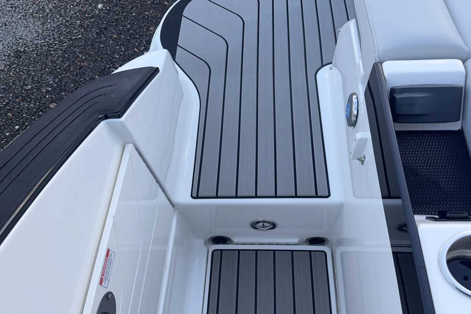 2024 Sea Ray SLX 260 Outboard Image Thumbnail #17