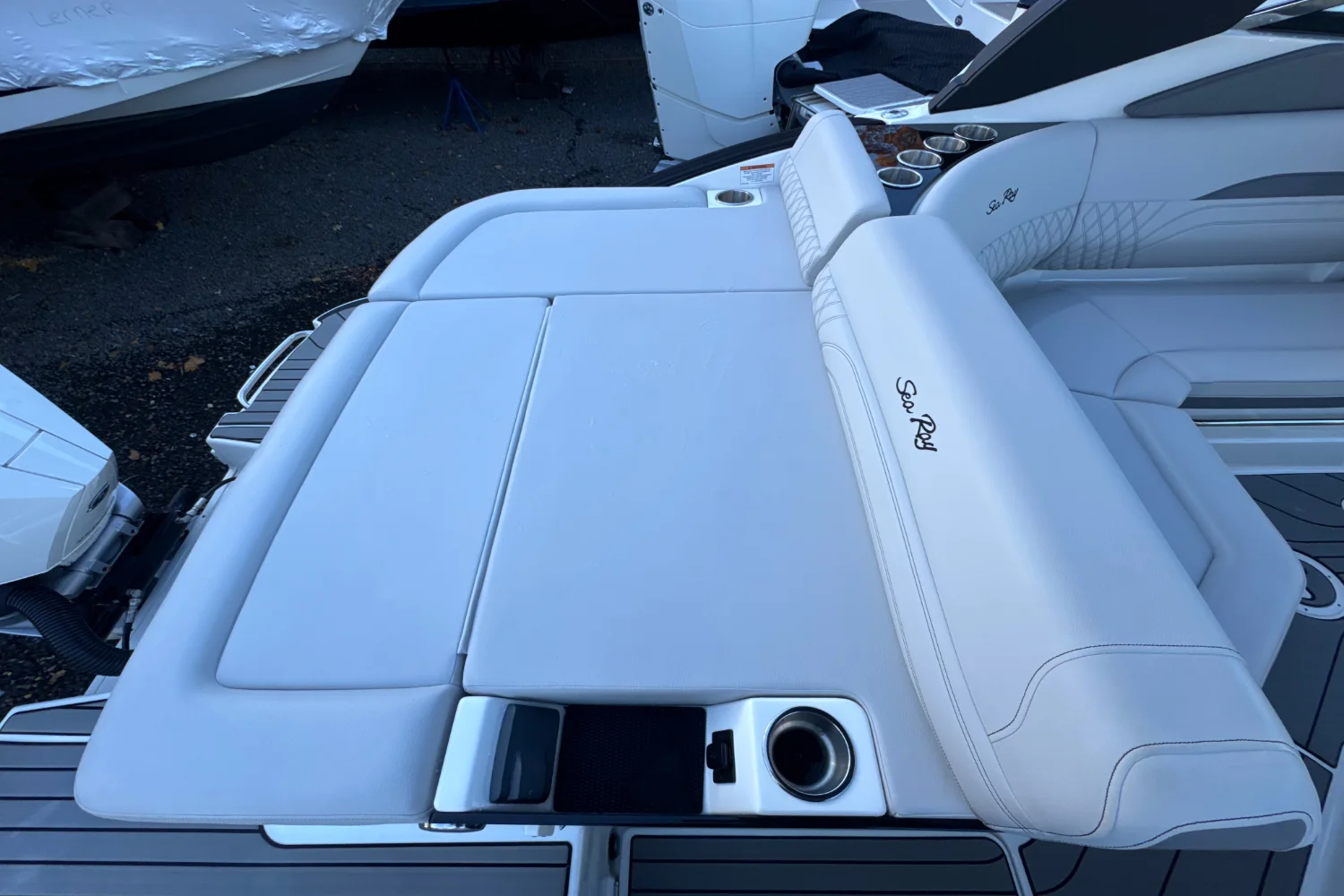 2024 Sea Ray SLX 260 Outboard Image Thumbnail #8