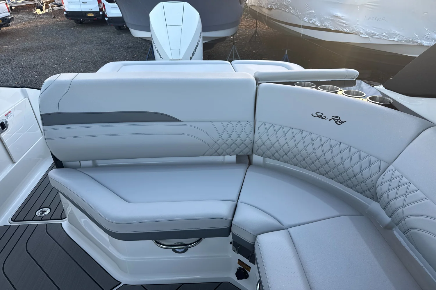 2024 Sea Ray SLX 260 Outboard Image Thumbnail #16