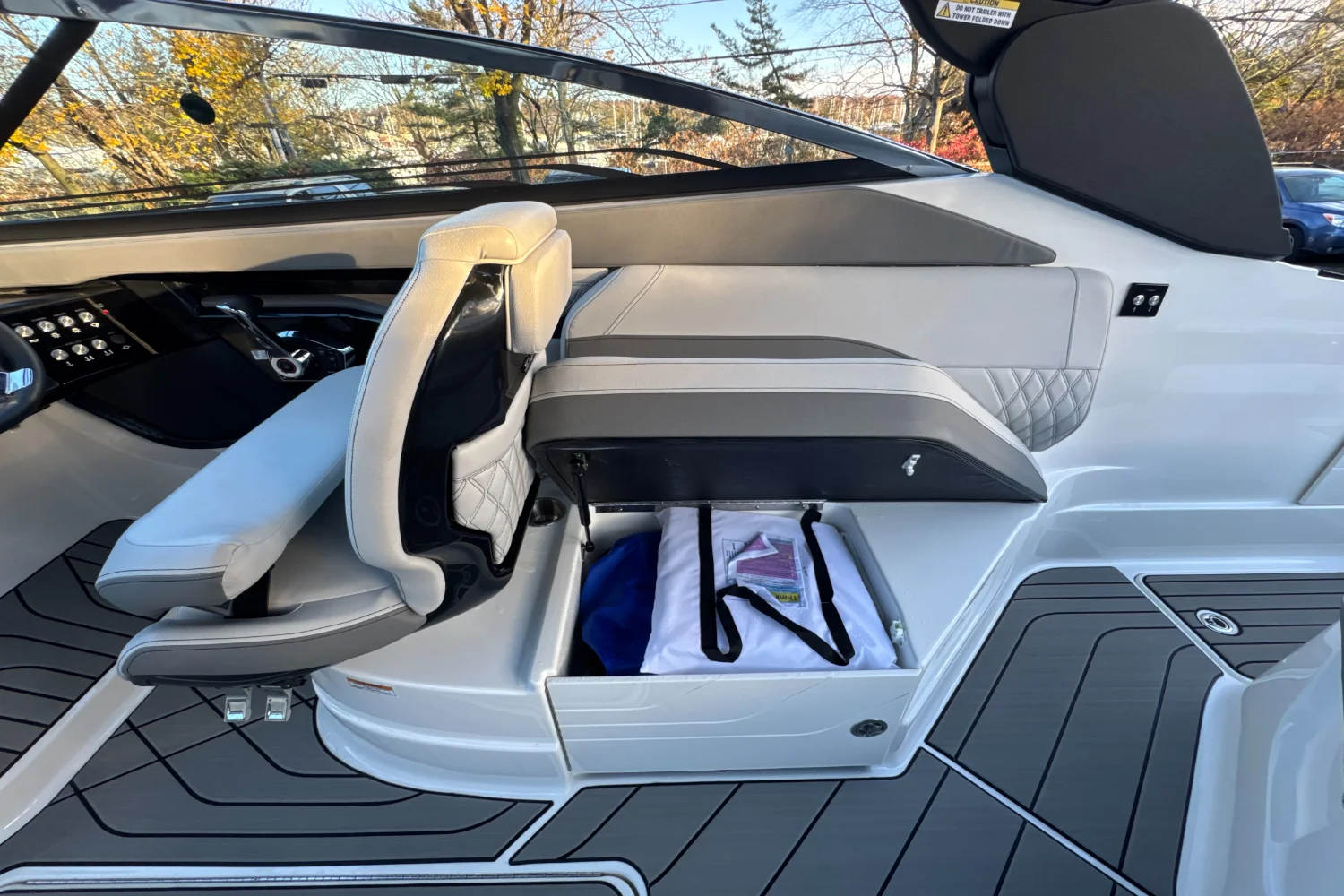 2024 Sea Ray SLX 260 Outboard Image Thumbnail #23