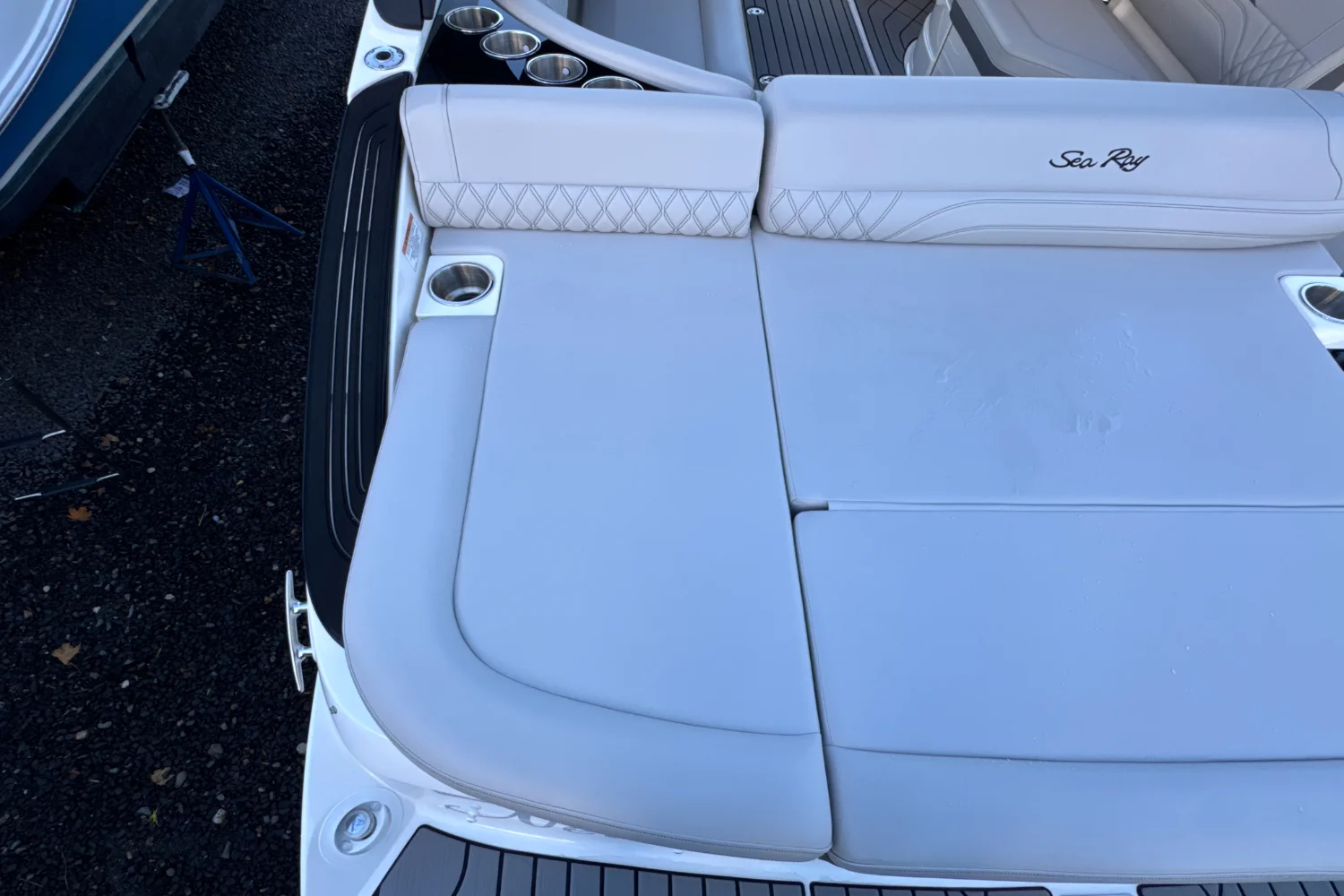 2024 Sea Ray SLX 260 Outboard Image Thumbnail #10