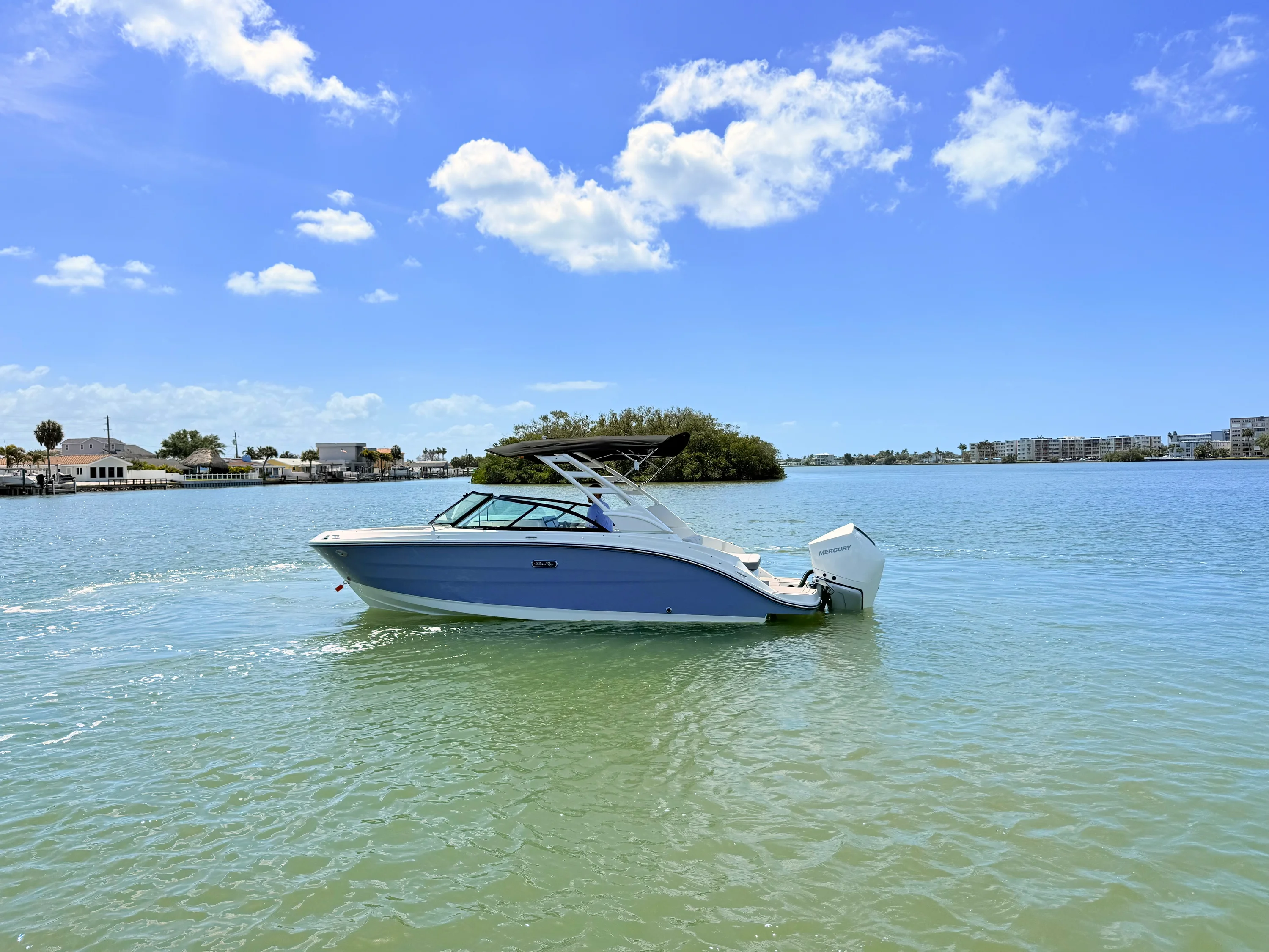 2026 Sea Ray SDX 230 Outboard Image Thumbnail #14