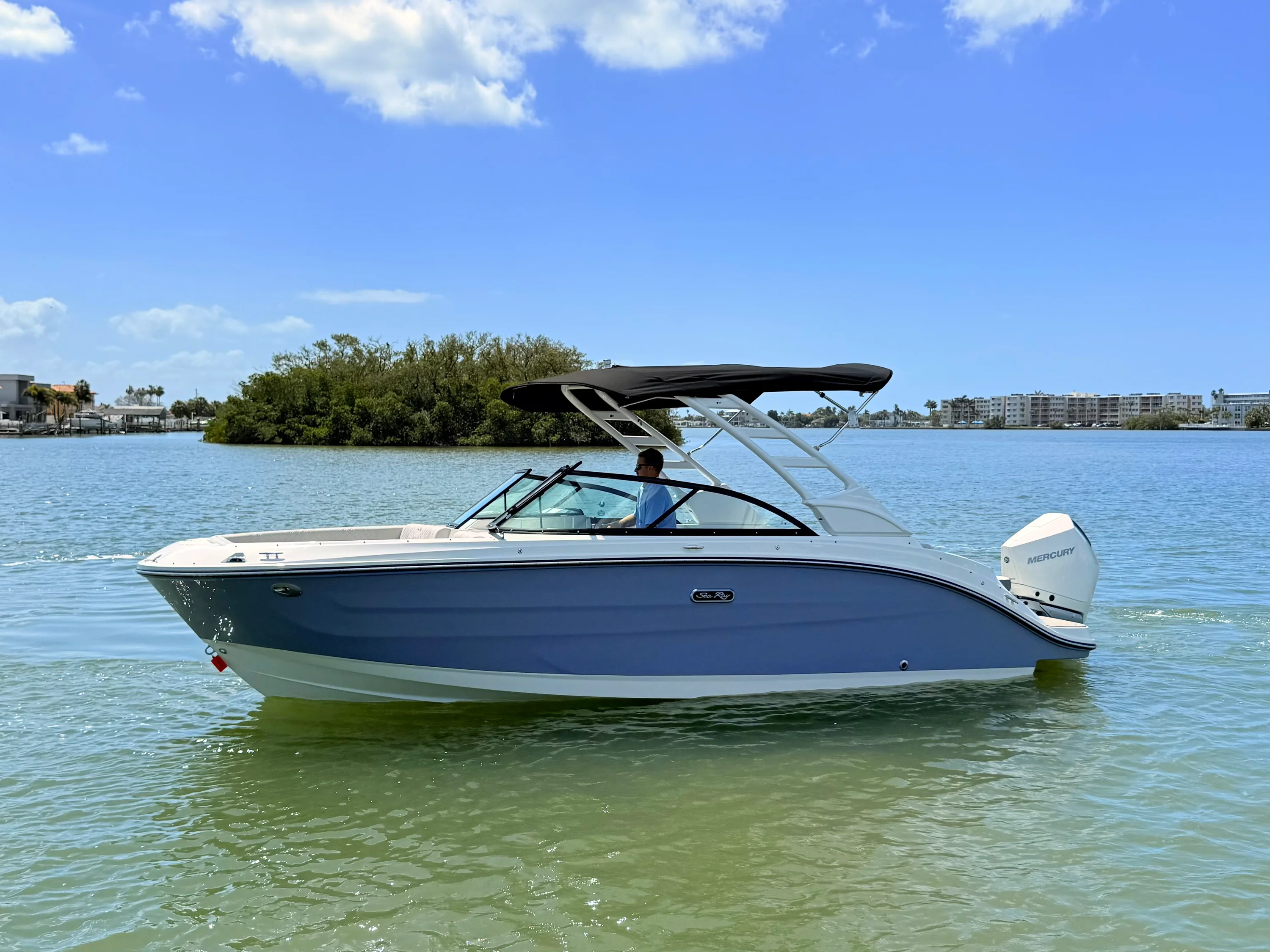 2026 Sea Ray SDX 230 Outboard Image Thumbnail #2