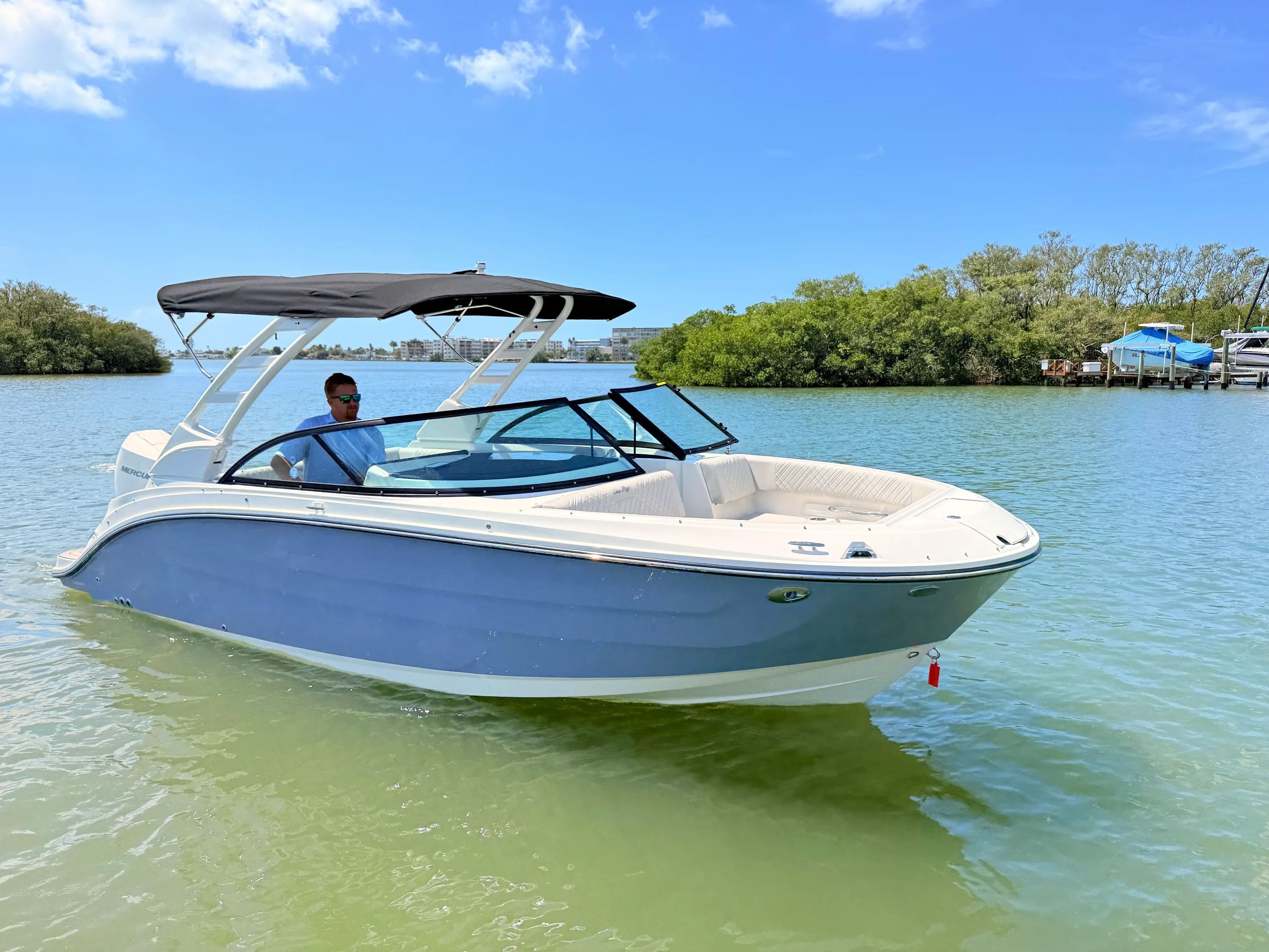 2026 Sea Ray SDX 230 Outboard Image Thumbnail #21