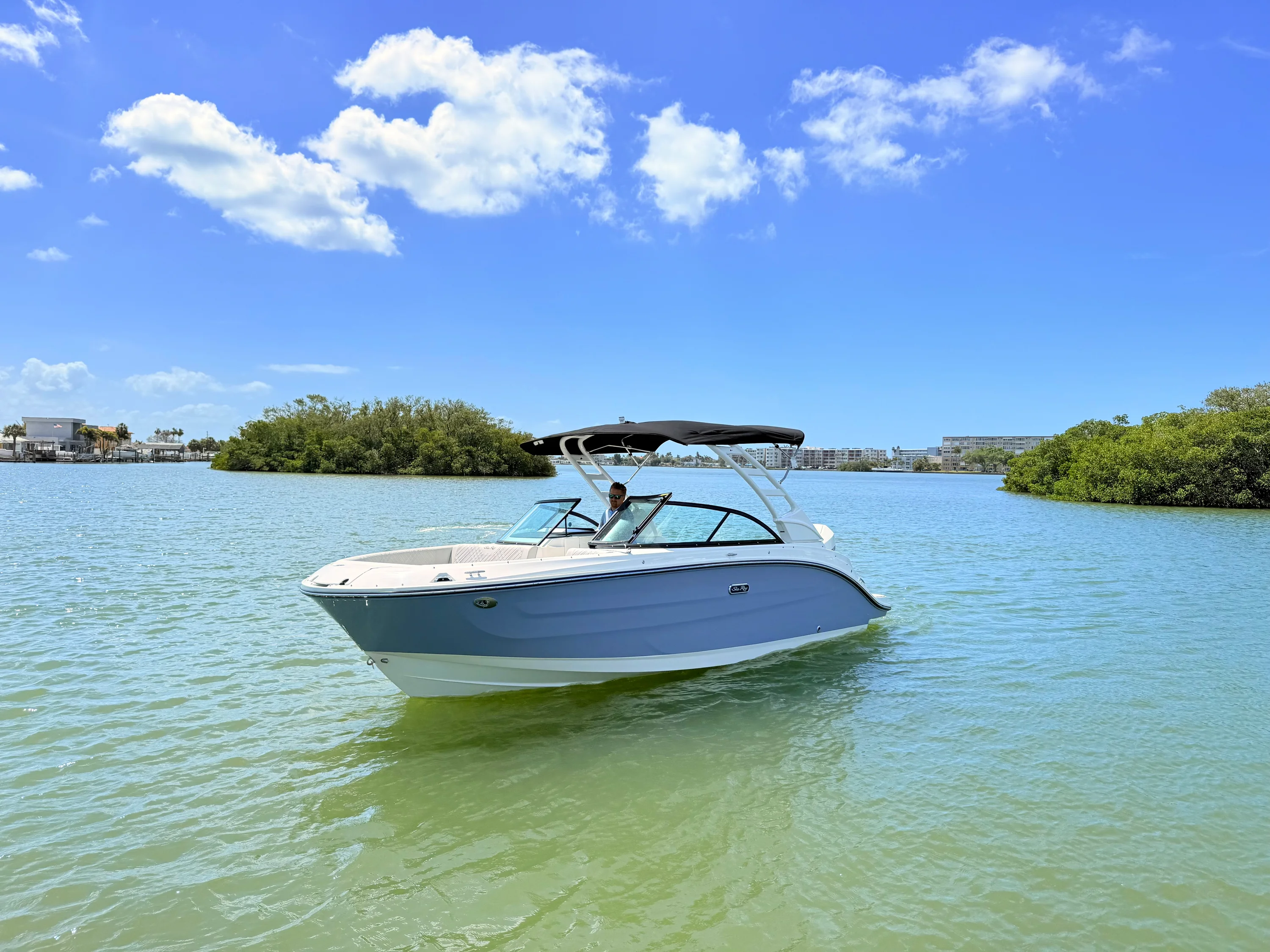 2026 Sea Ray SDX 230 Outboard Image Thumbnail #15