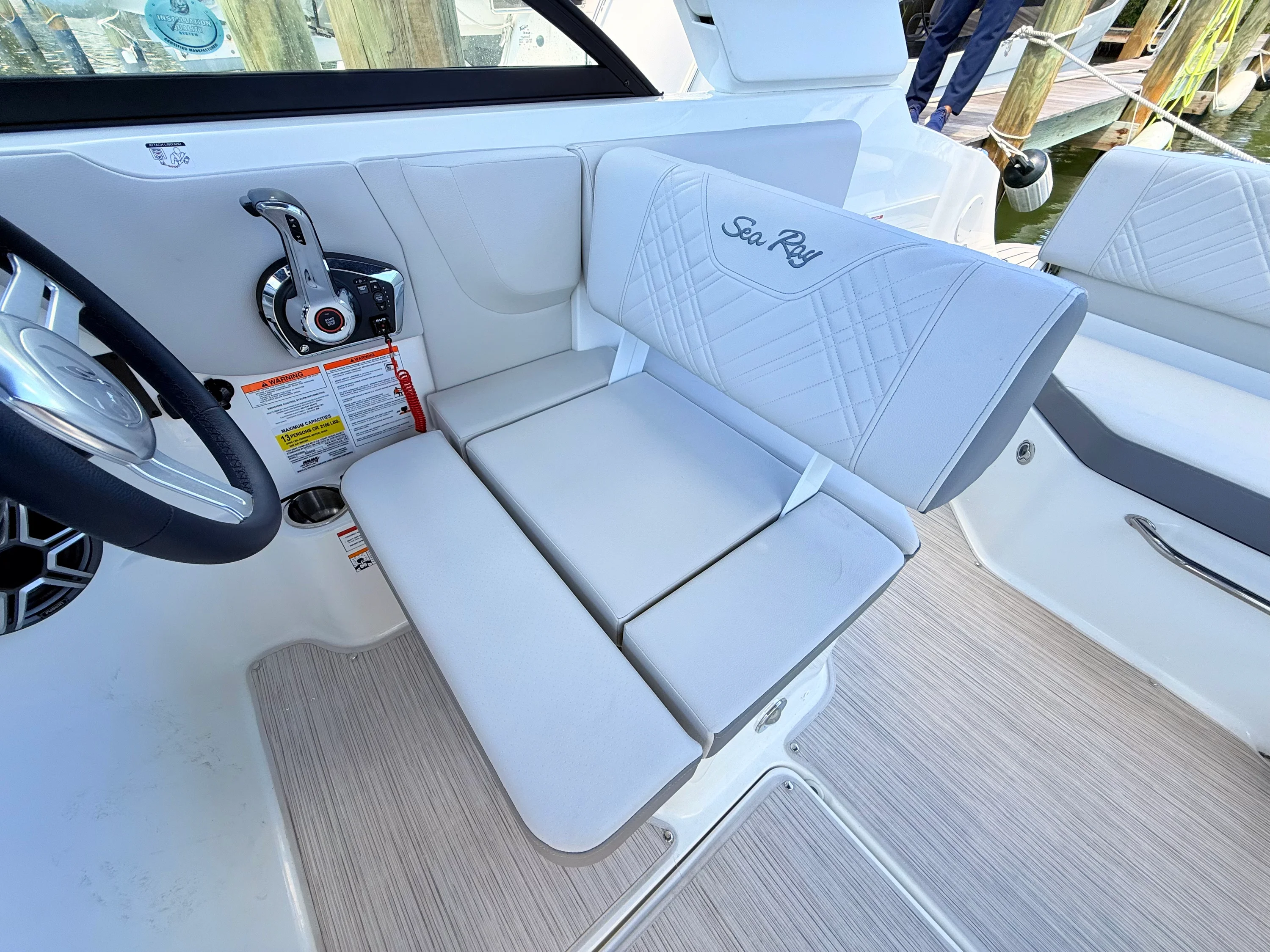 2026 Sea Ray SDX 230 Outboard Image Thumbnail #37