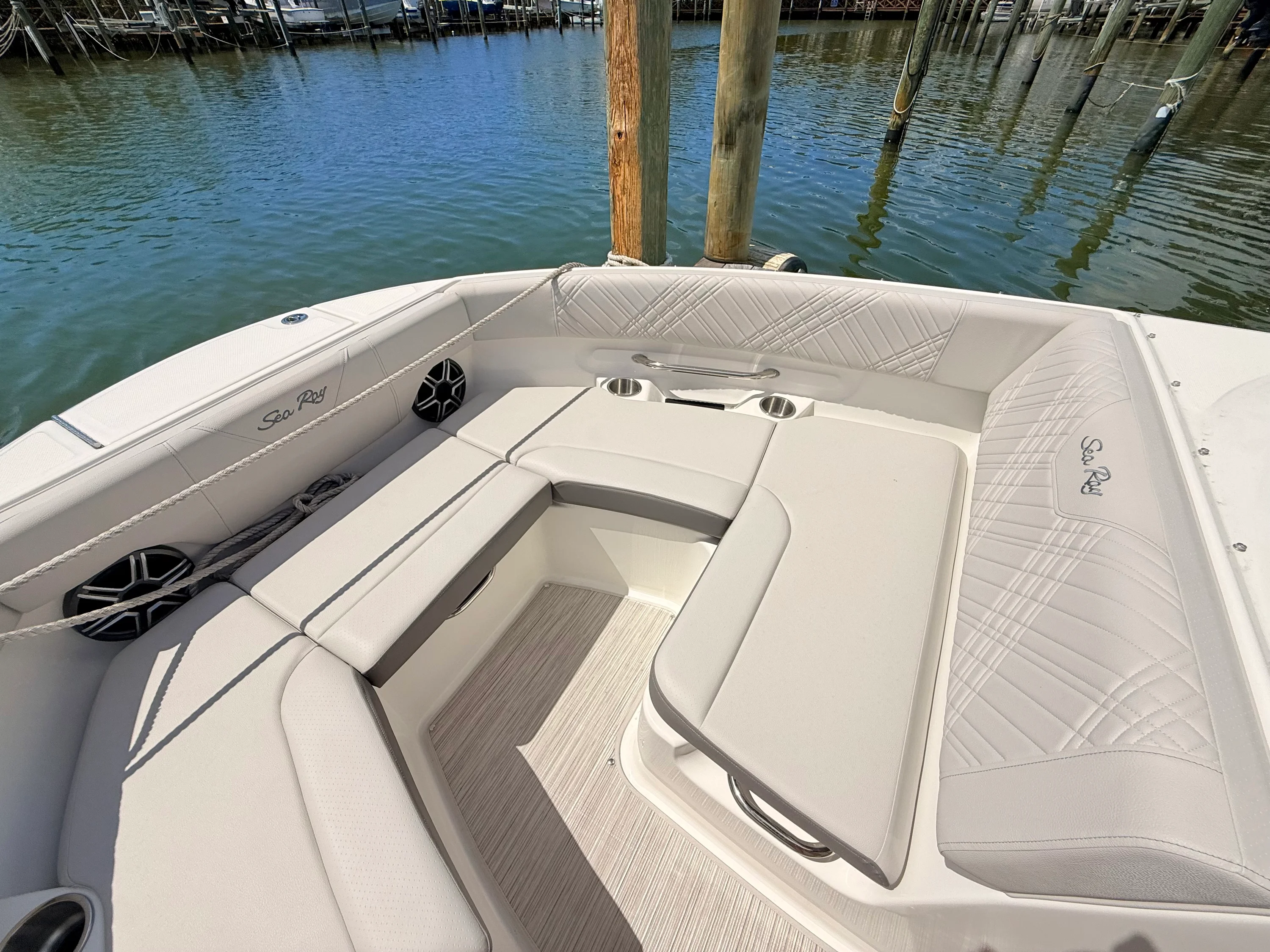 2026 Sea Ray SDX 230 Outboard Image Thumbnail #27