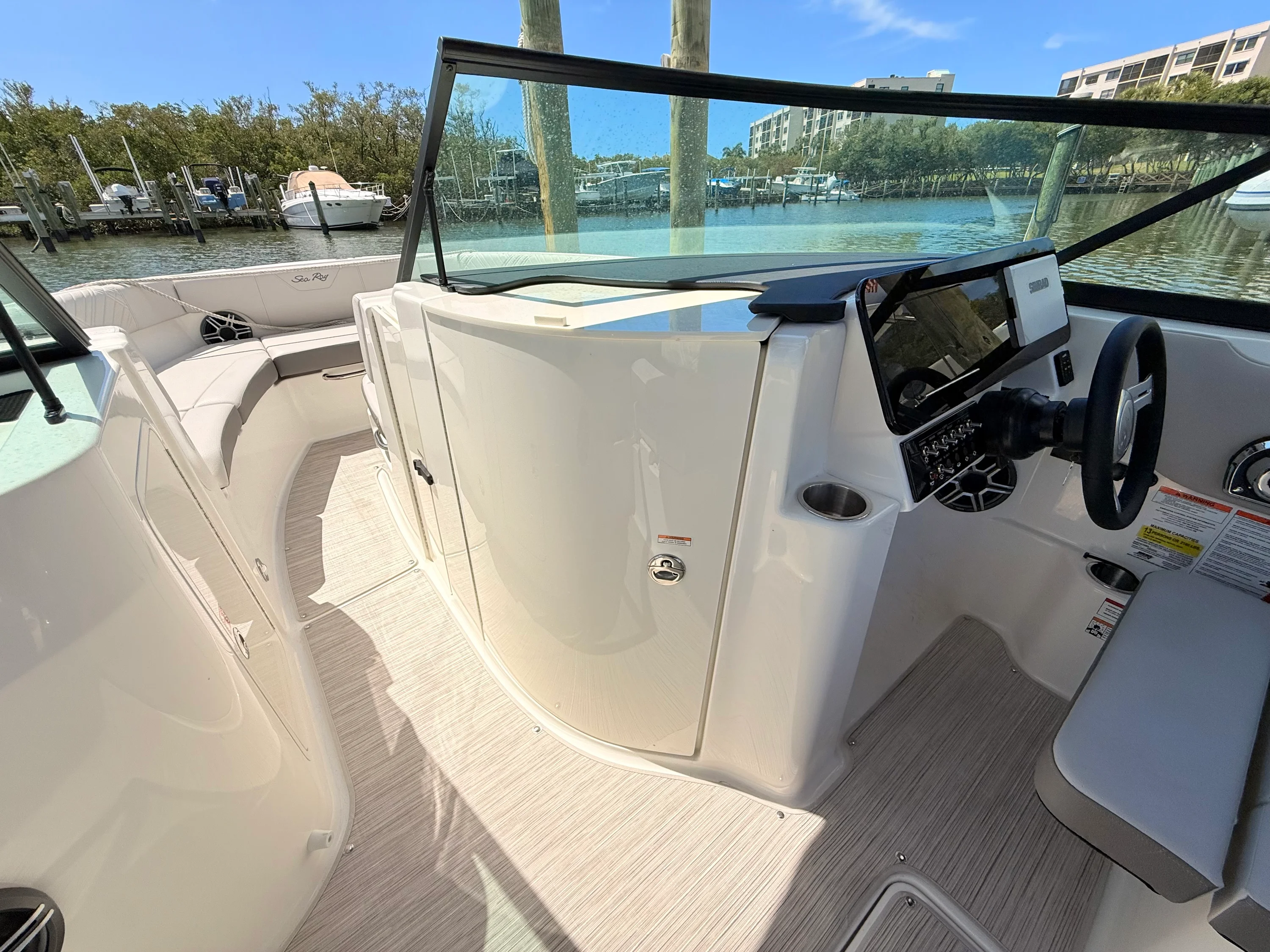 2026 Sea Ray SDX 230 Outboard Image Thumbnail #43