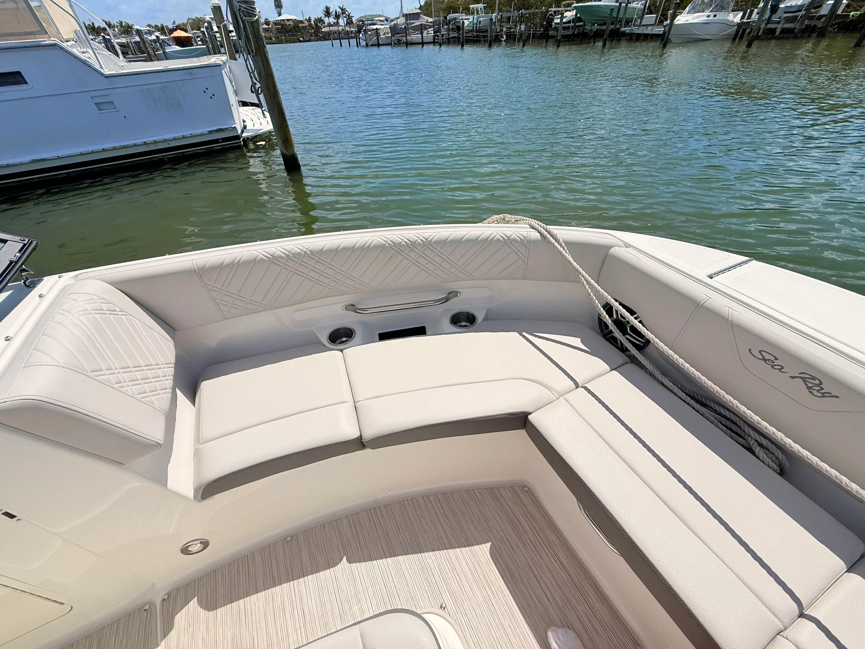 2026 Sea Ray SDX 230 Outboard Image Thumbnail #26