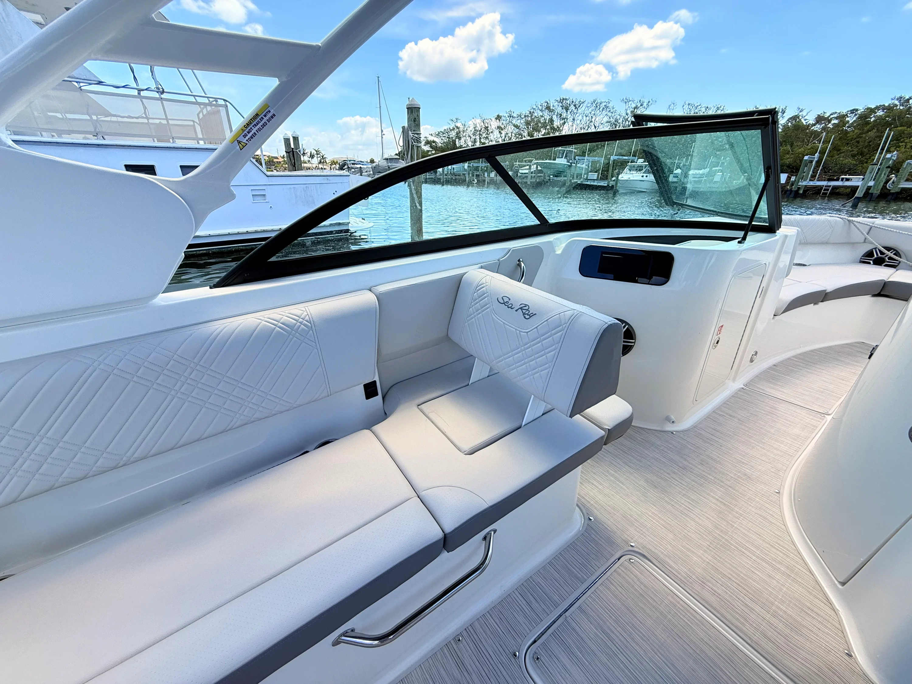 2026 Sea Ray SDX 230 Outboard Image Thumbnail #34