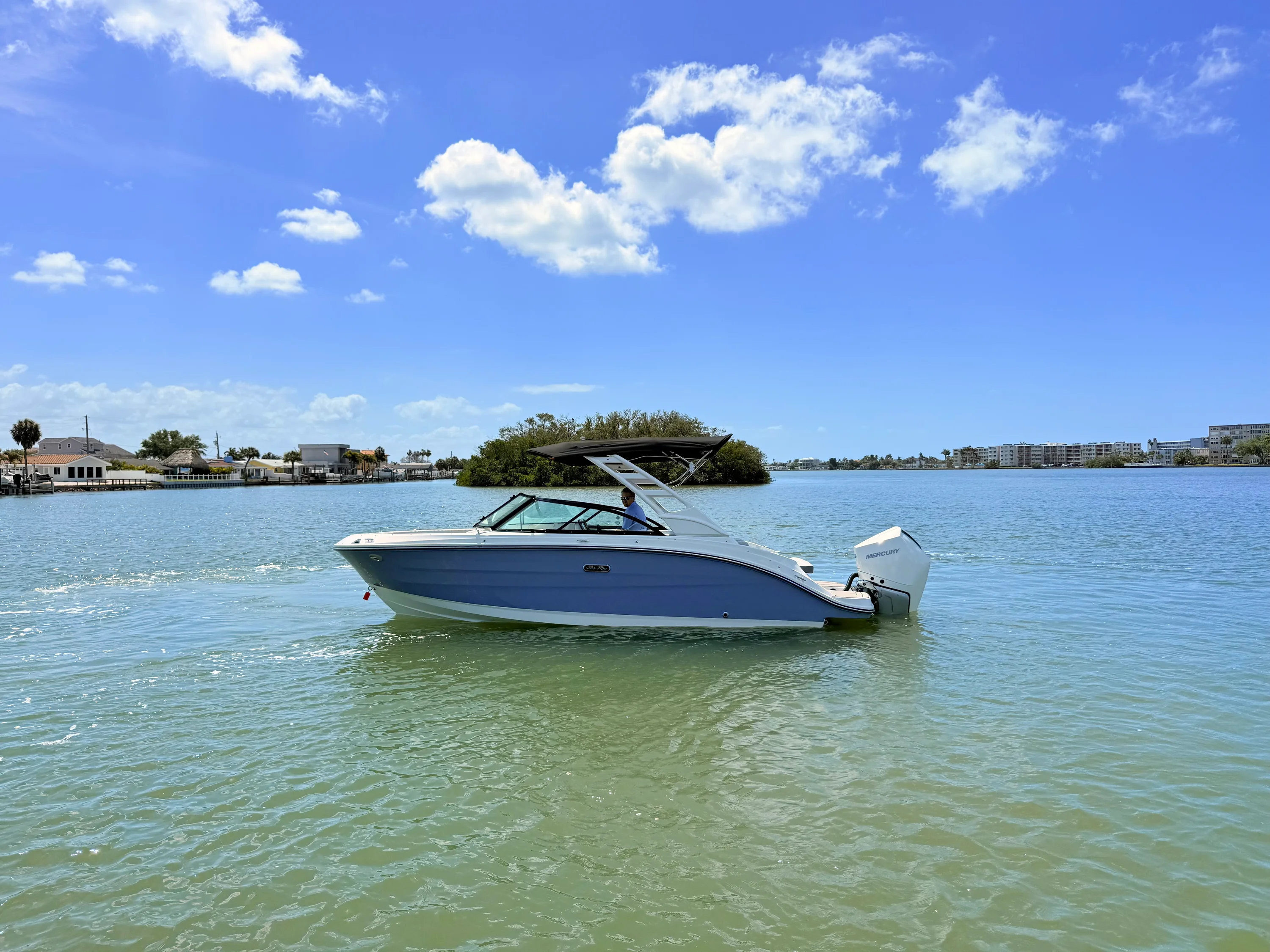 2026 Sea Ray SDX 230 Outboard Image Thumbnail #17