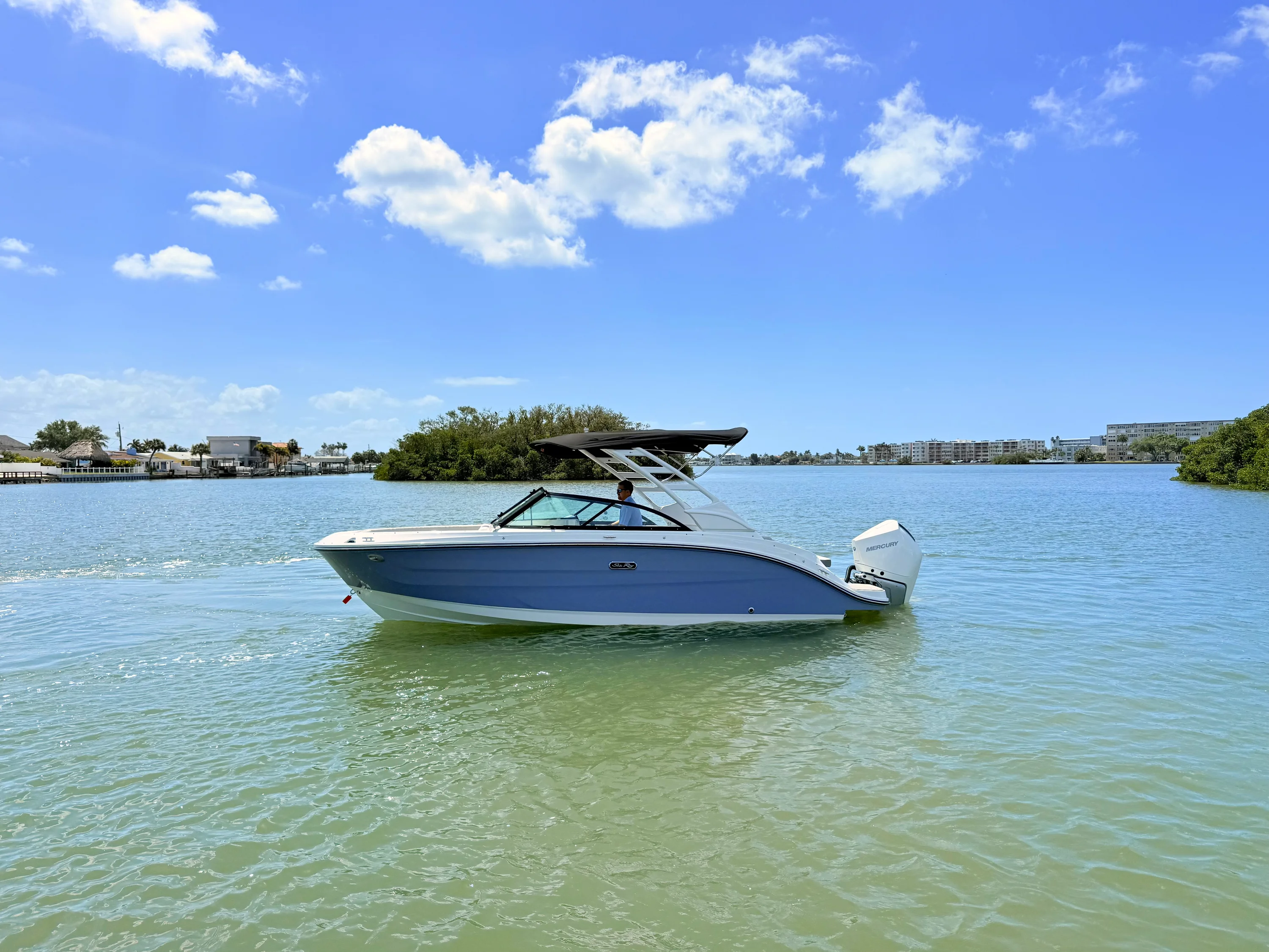 2026 Sea Ray SDX 230 Outboard Image Thumbnail #1