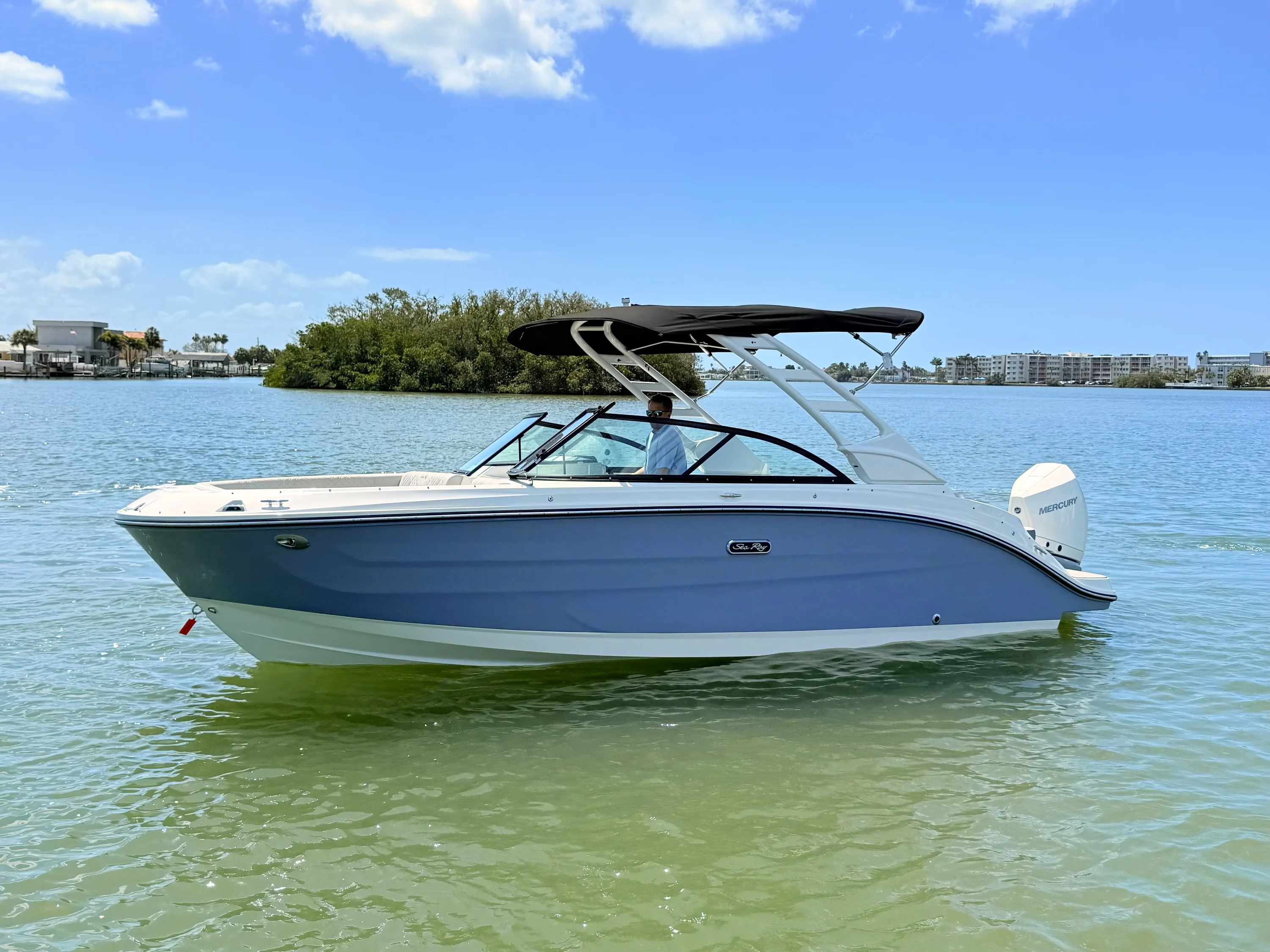 2026 Sea Ray SDX 230 Outboard Image Thumbnail #19