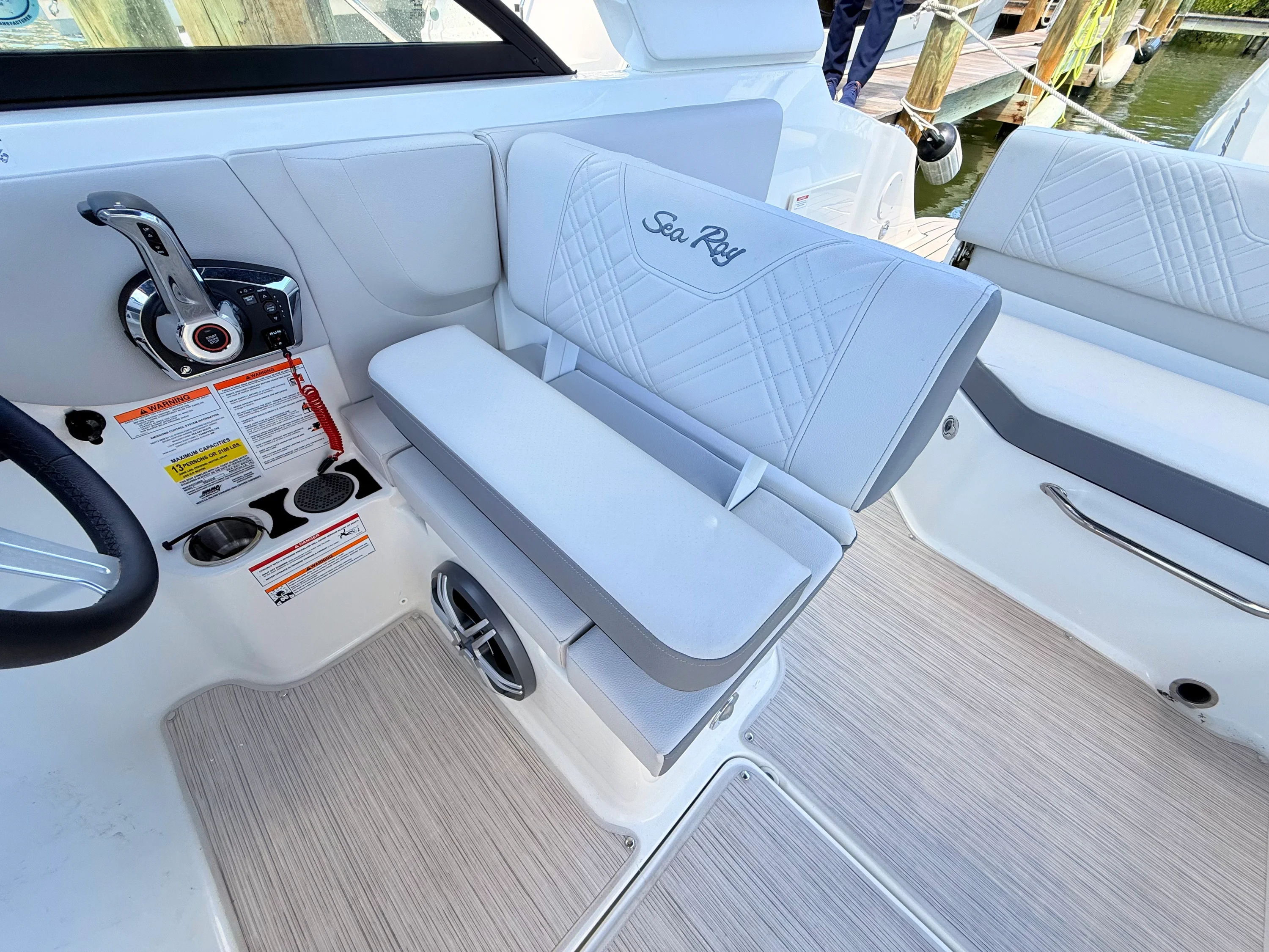 2026 Sea Ray SDX 230 Outboard Image Thumbnail #39