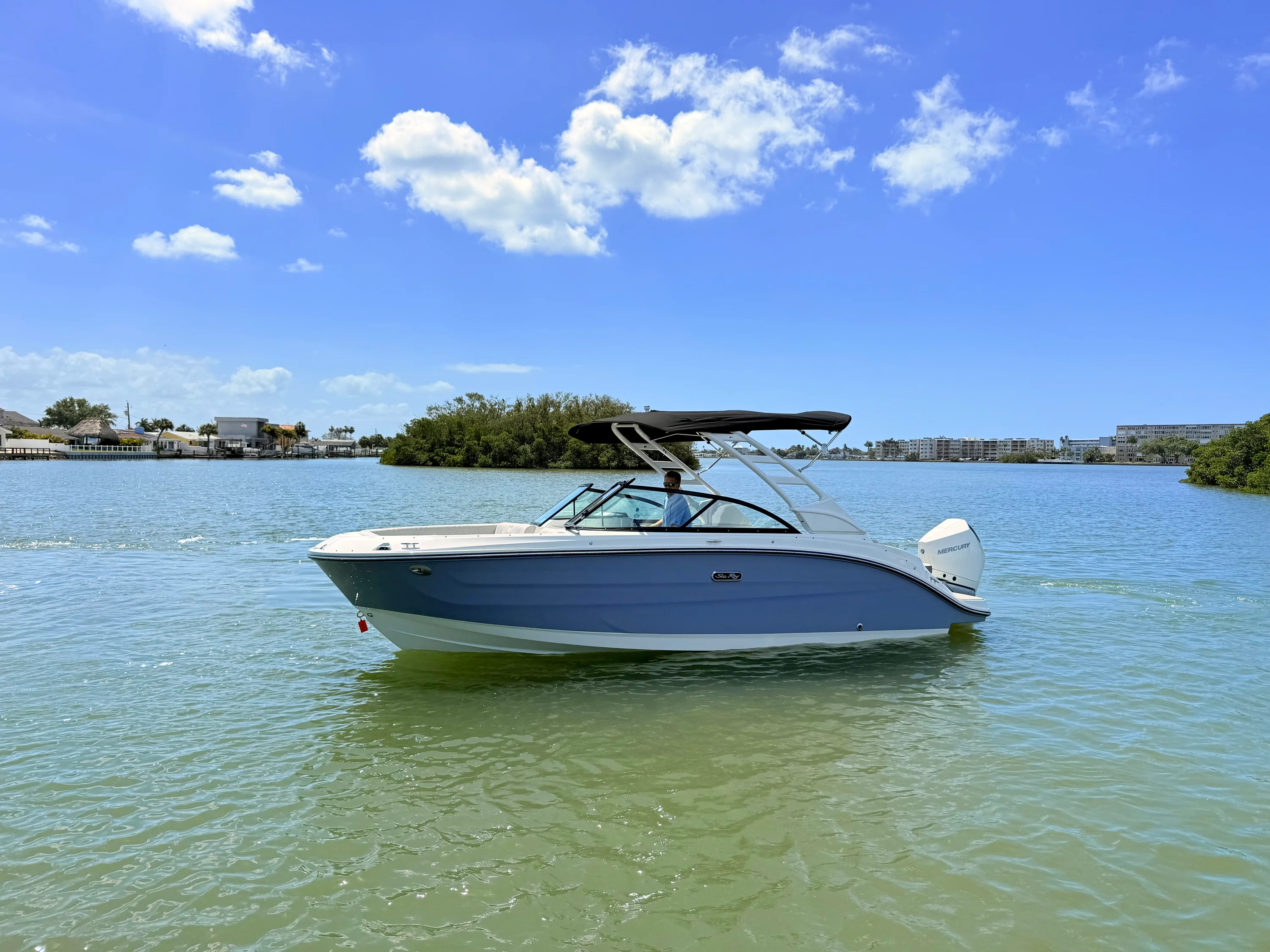 2026 Sea Ray SDX 230 Outboard Image Thumbnail #20