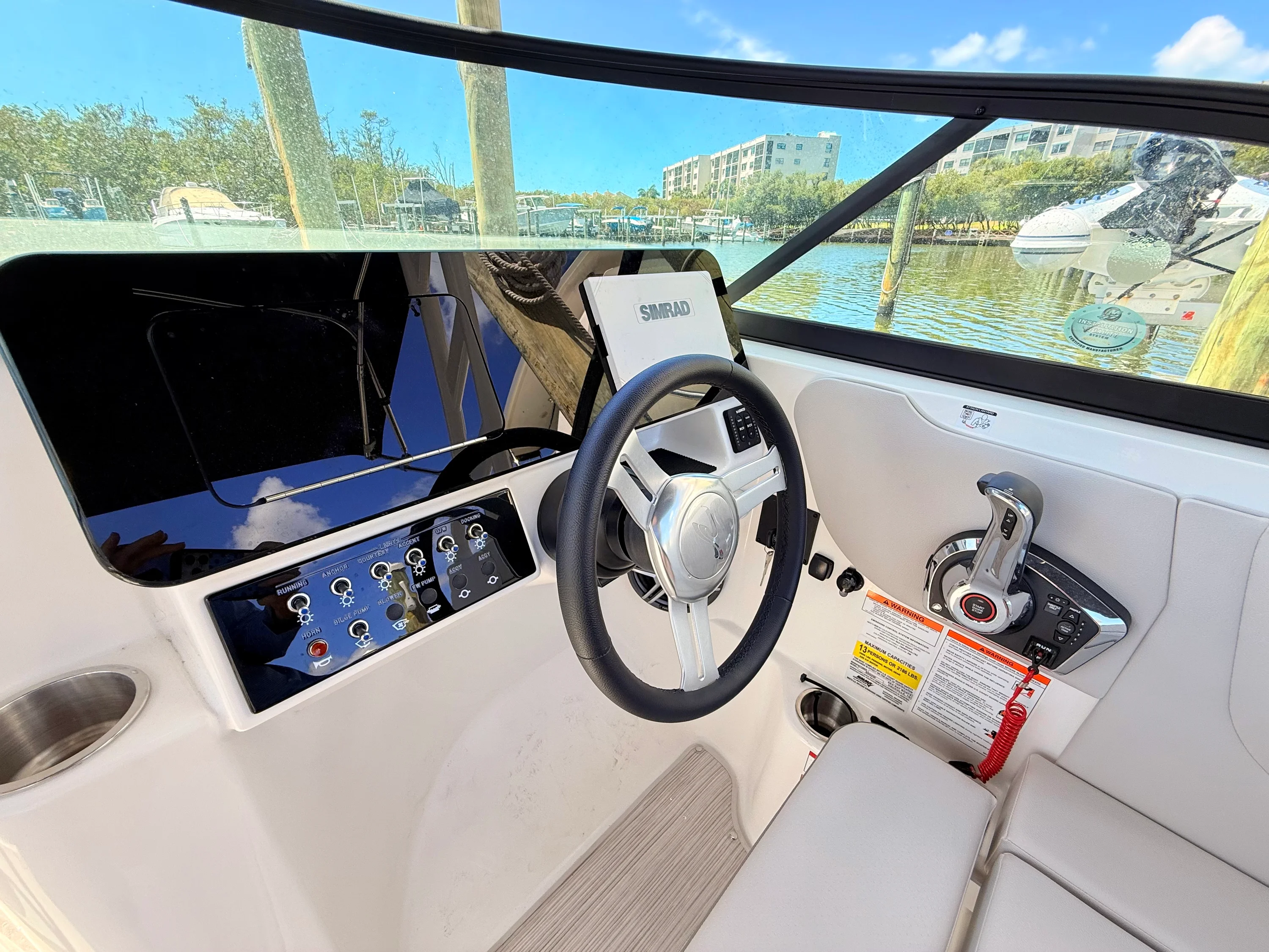 2026 Sea Ray SDX 230 Outboard Image Thumbnail #40