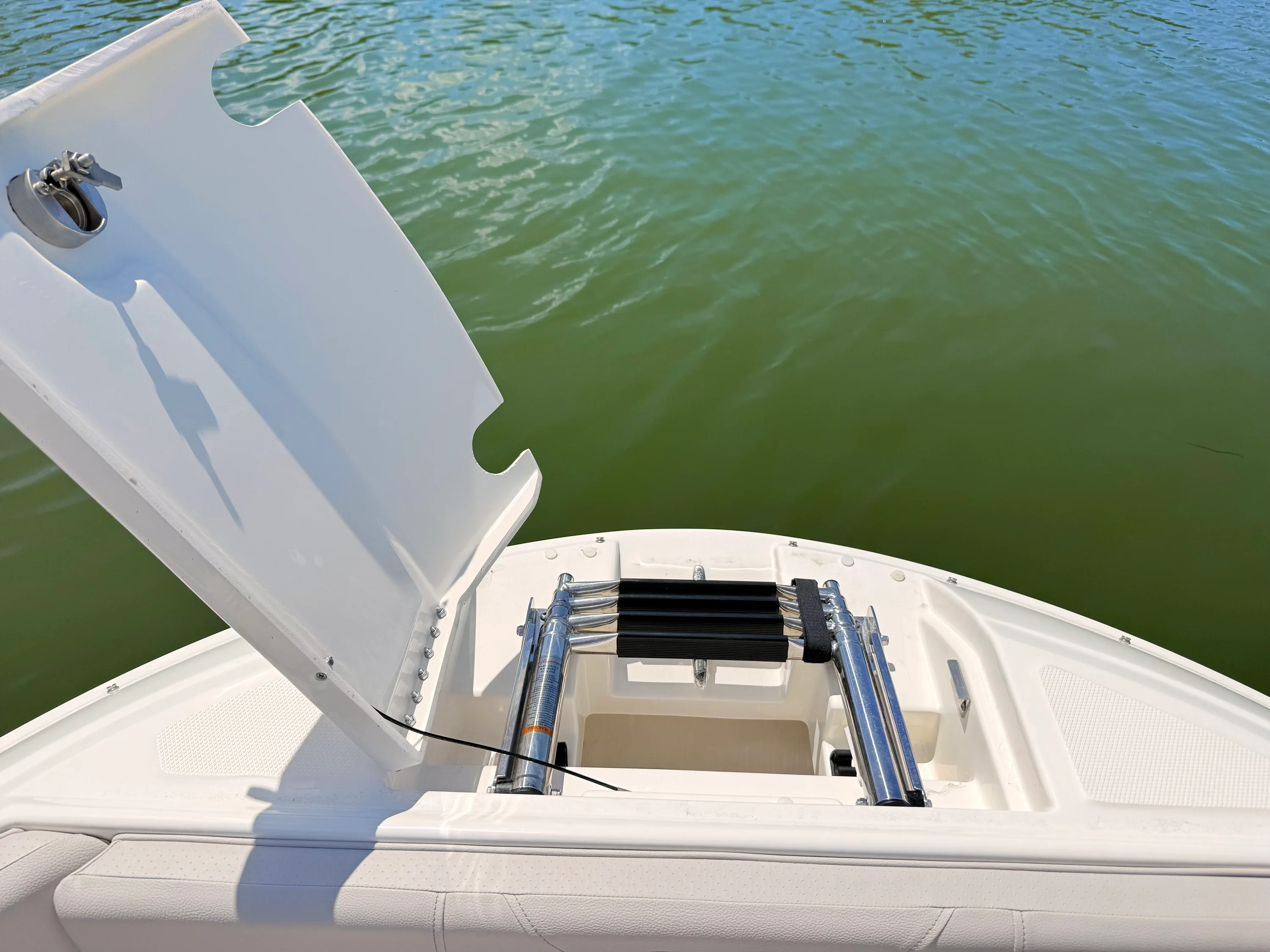 2026 Sea Ray SDX 230 Outboard Image Thumbnail #23