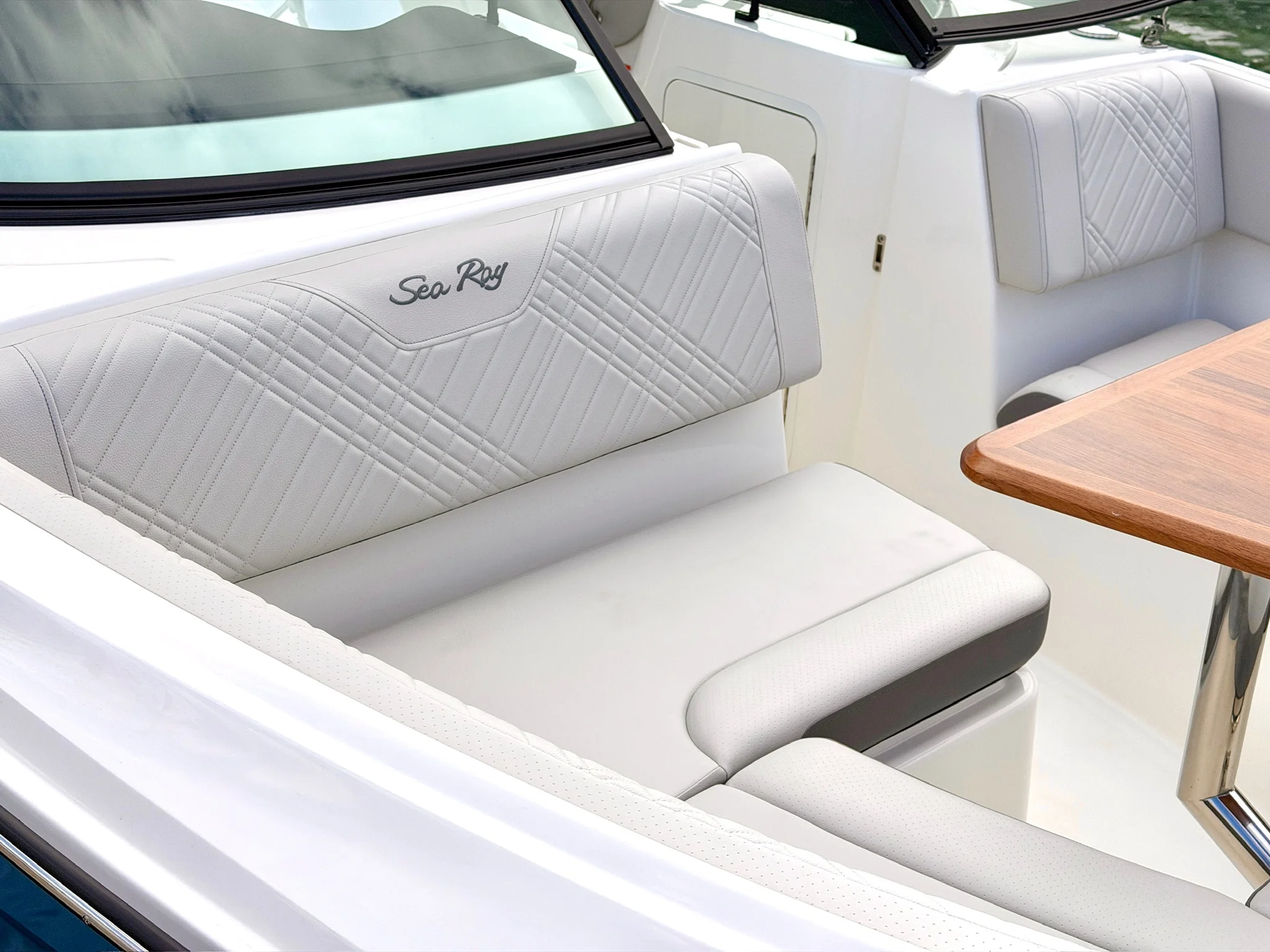 2026 Sea Ray SDX 230 Outboard Image Thumbnail #25