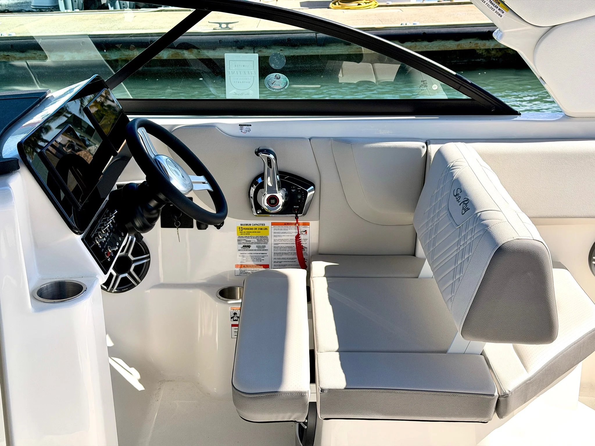 2026 Sea Ray SDX 230 Outboard Image Thumbnail #18