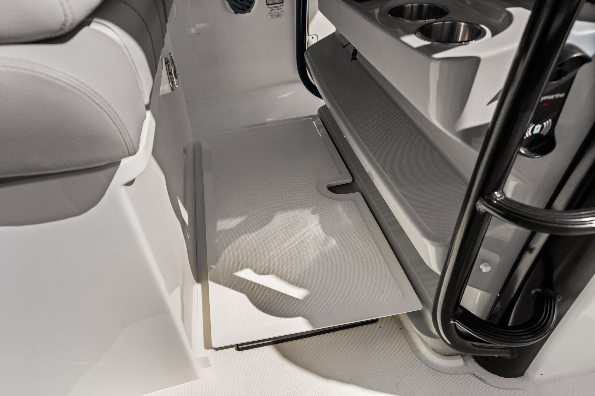 2022 Boston Whaler 330 OUTRAGE Image Thumbnail #31