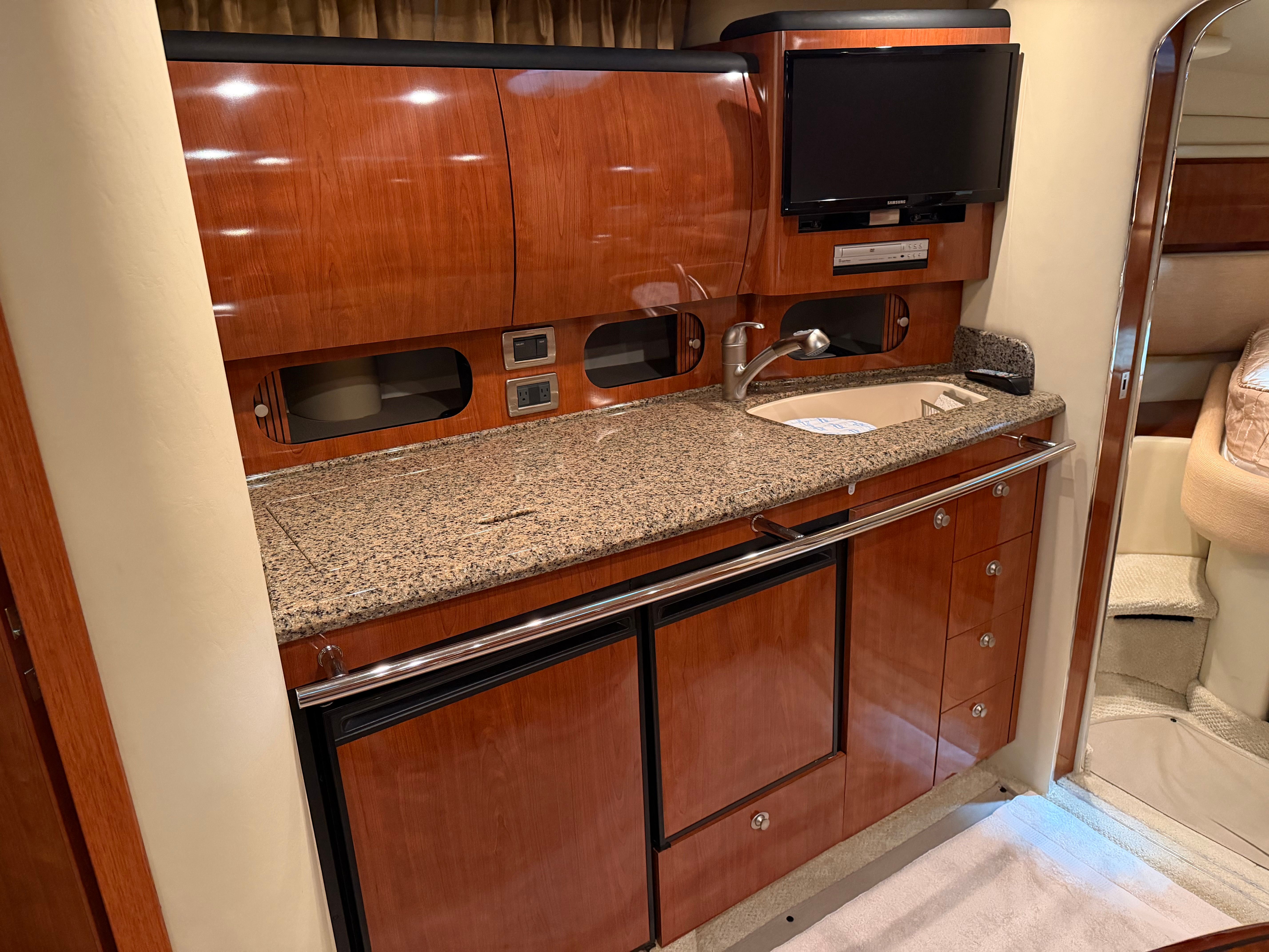 2005 Sea Ray 360 SUNDANCER Image Thumbnail #16