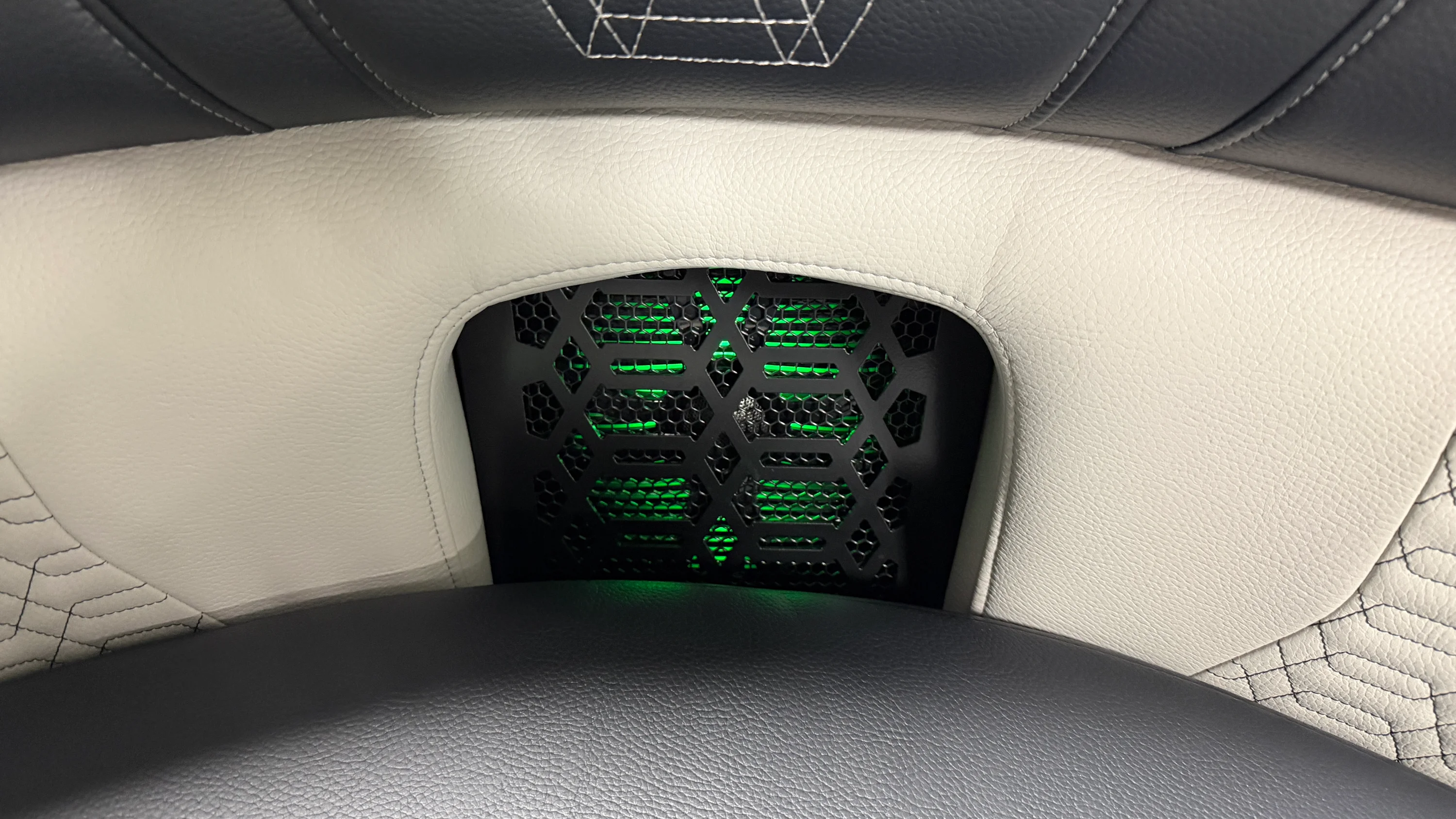 2026 Premier 250INTRIGUE Image Thumbnail #13