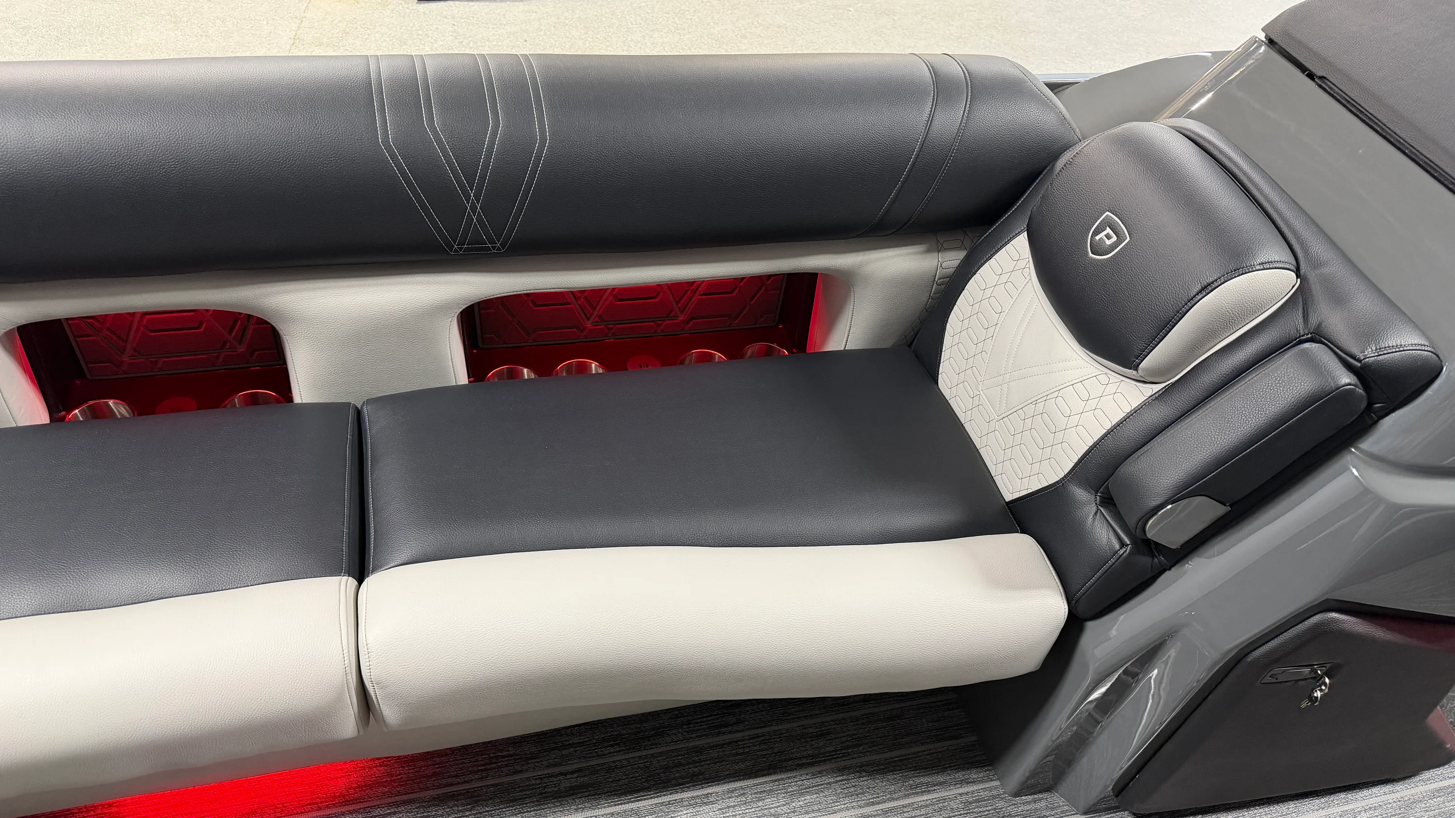 2026 Premier 250INTRIGUE Image Thumbnail #17