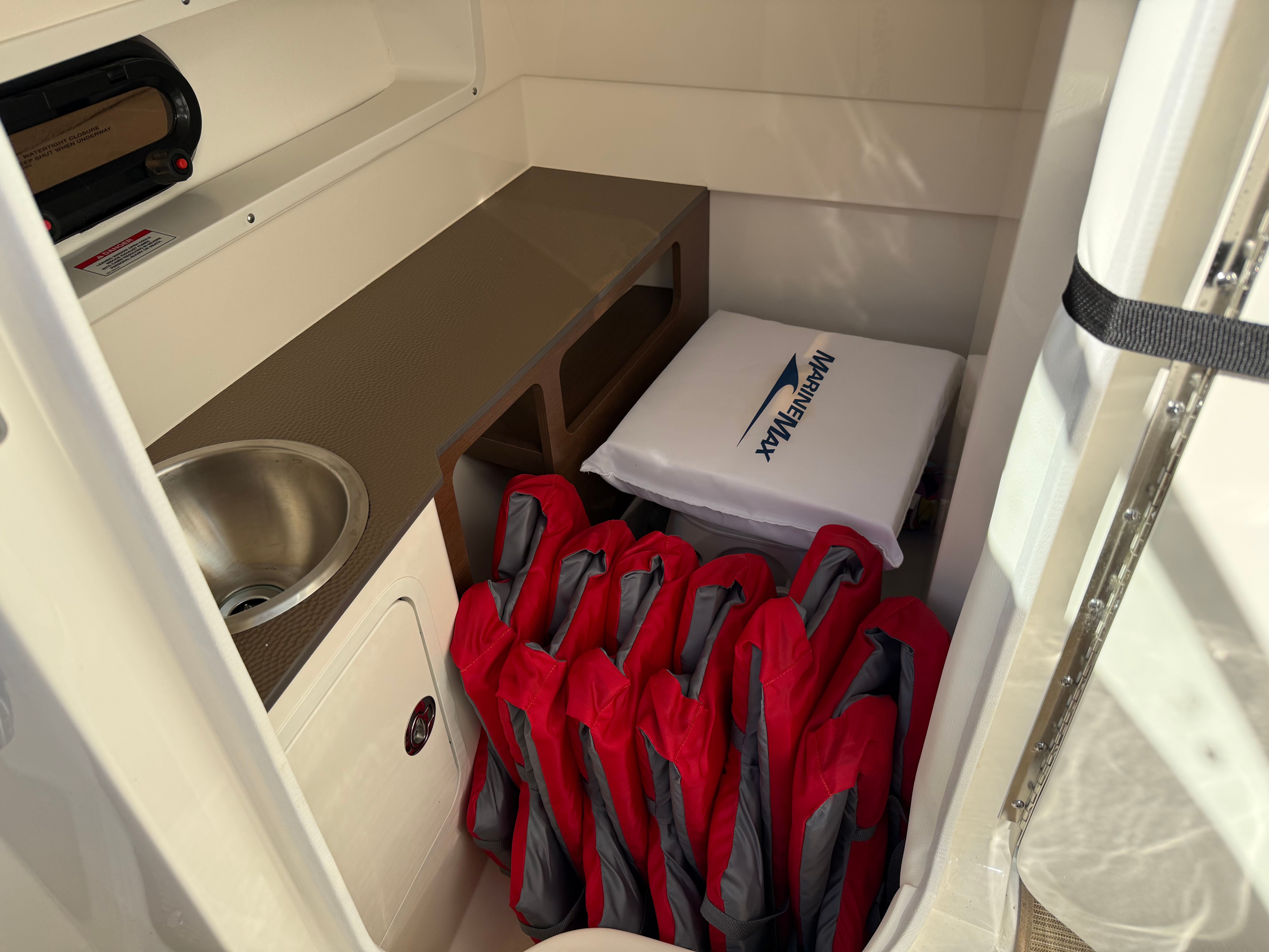 2023 Sea Ray 270 SD Image Thumbnail #38