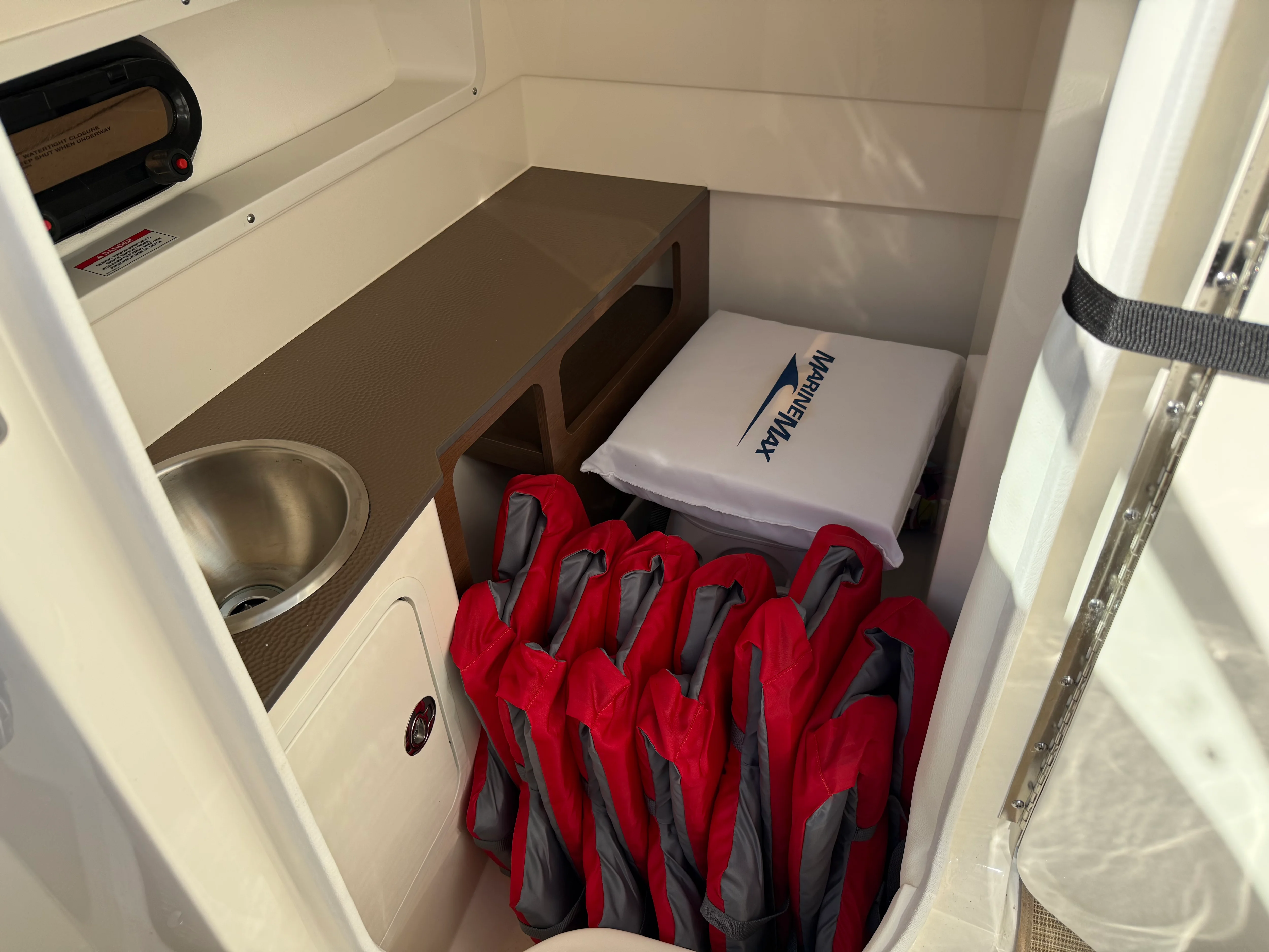 2023 Sea Ray 270 SD Image Thumbnail #38