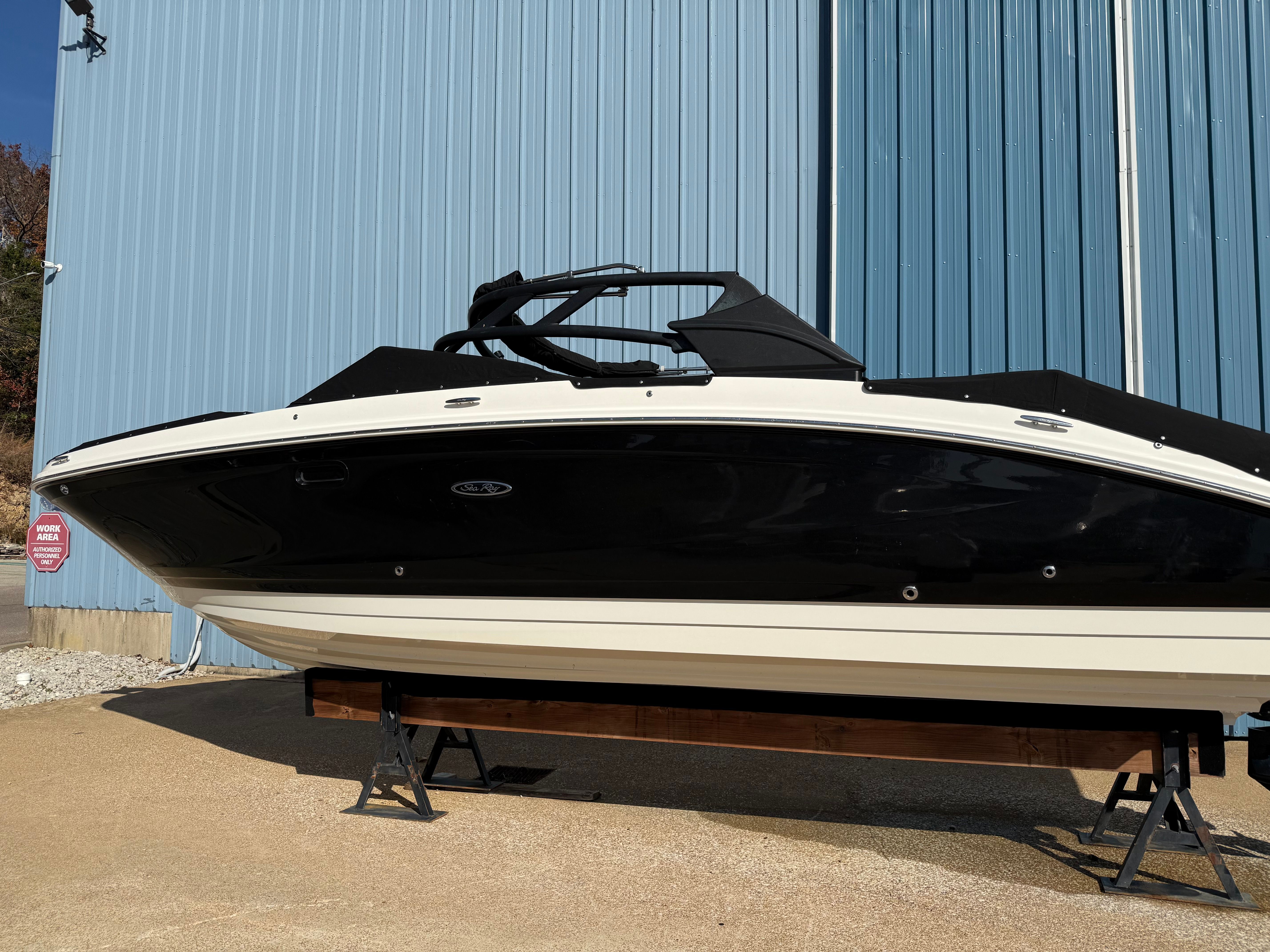 2023 Sea Ray 270 SD Image Thumbnail #4