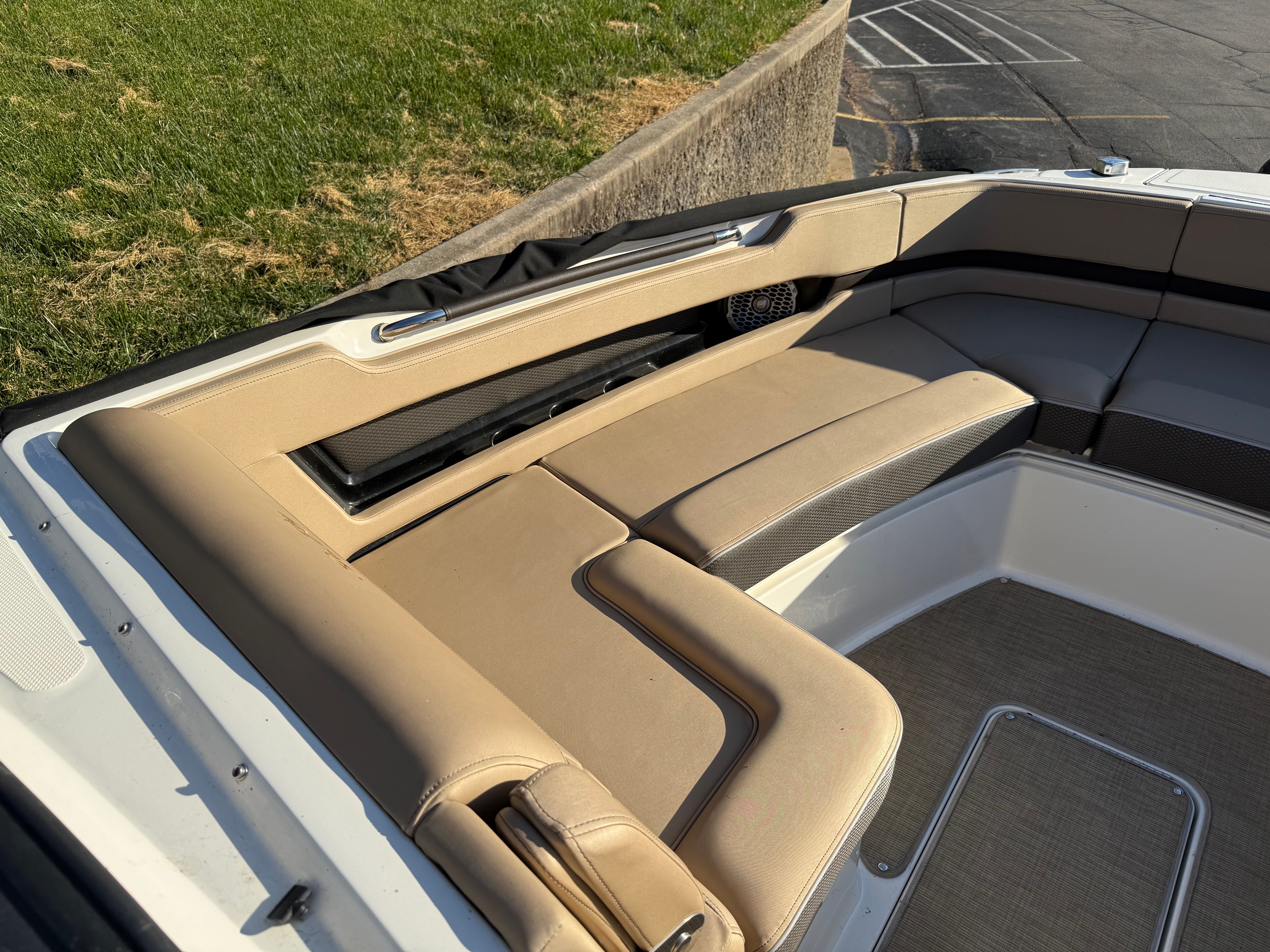 2017 Sea Ray 310 SLX Image Thumbnail #8