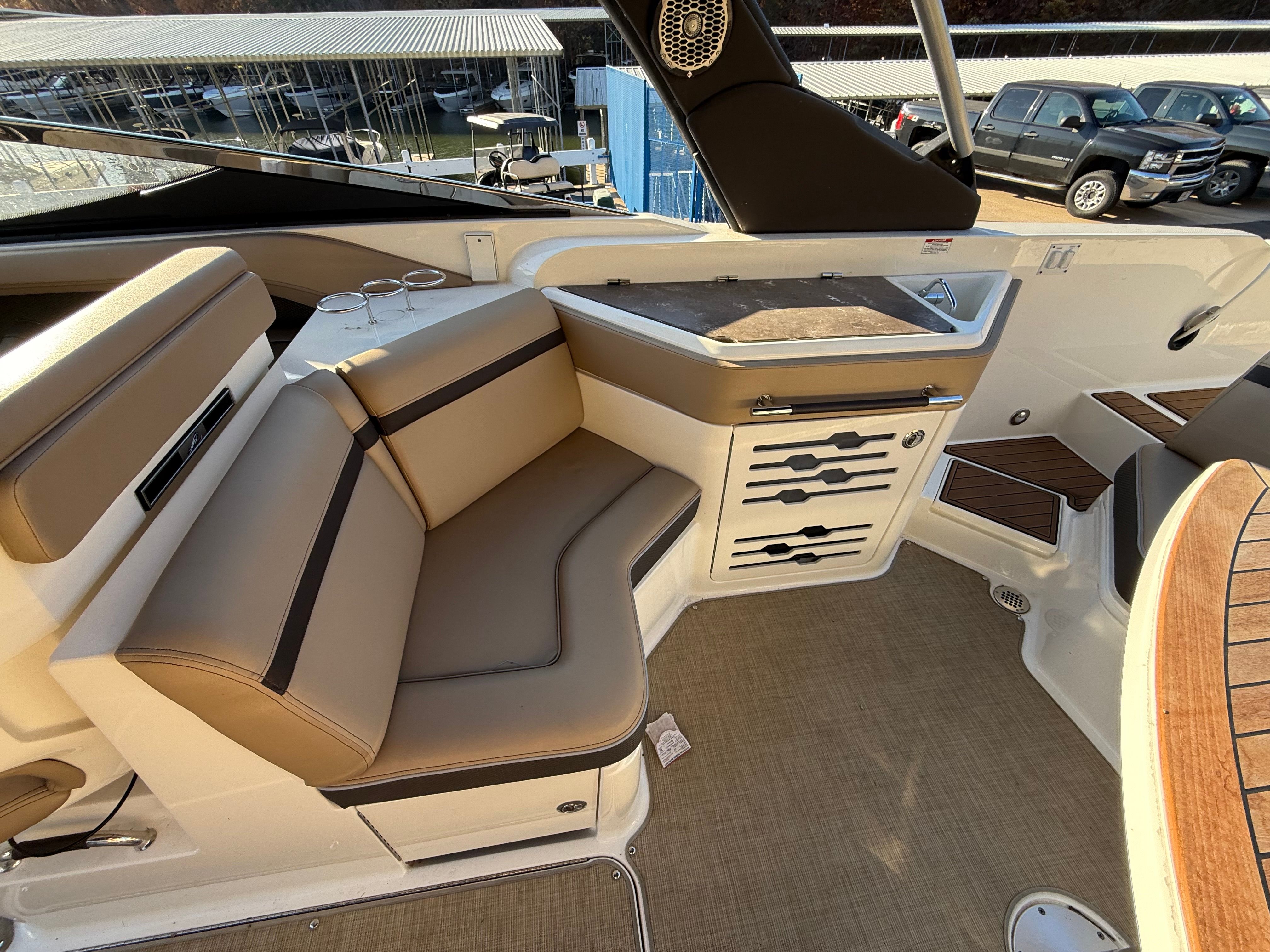 2017 Sea Ray 310 SLX Image Thumbnail #21