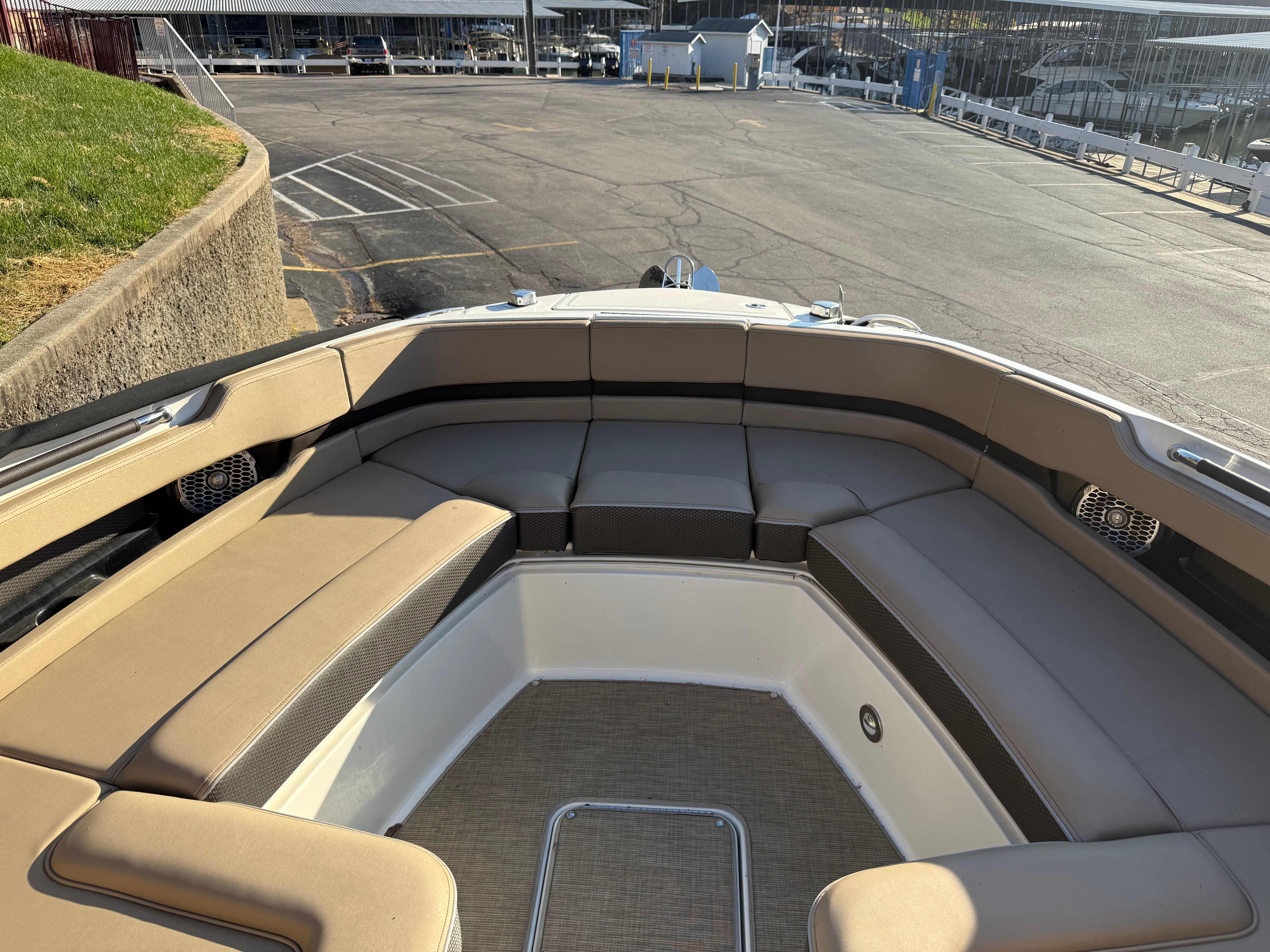 2017 Sea Ray 310 SLX Image Thumbnail #9