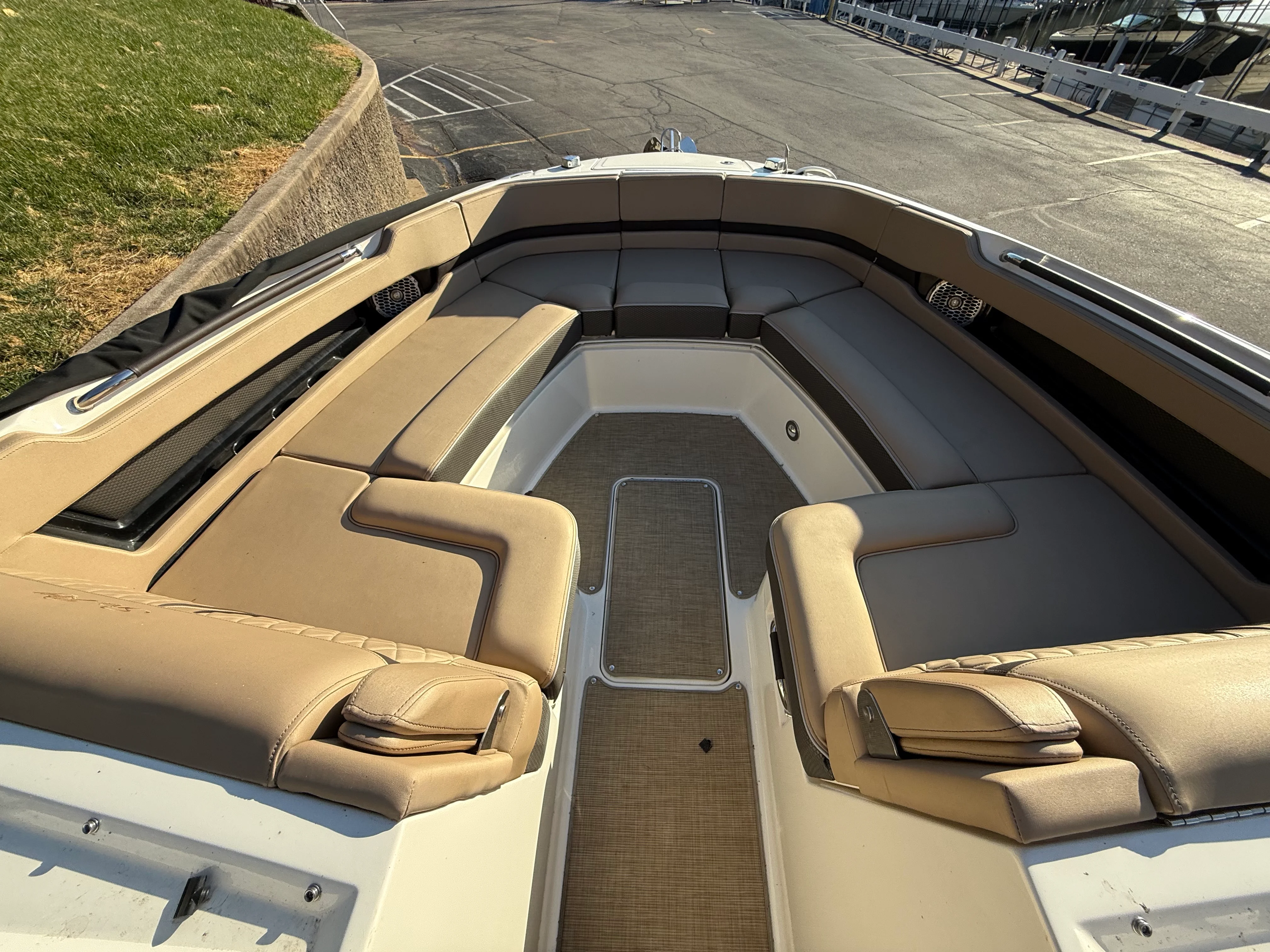 2017 Sea Ray 310 SLX Image Thumbnail #11