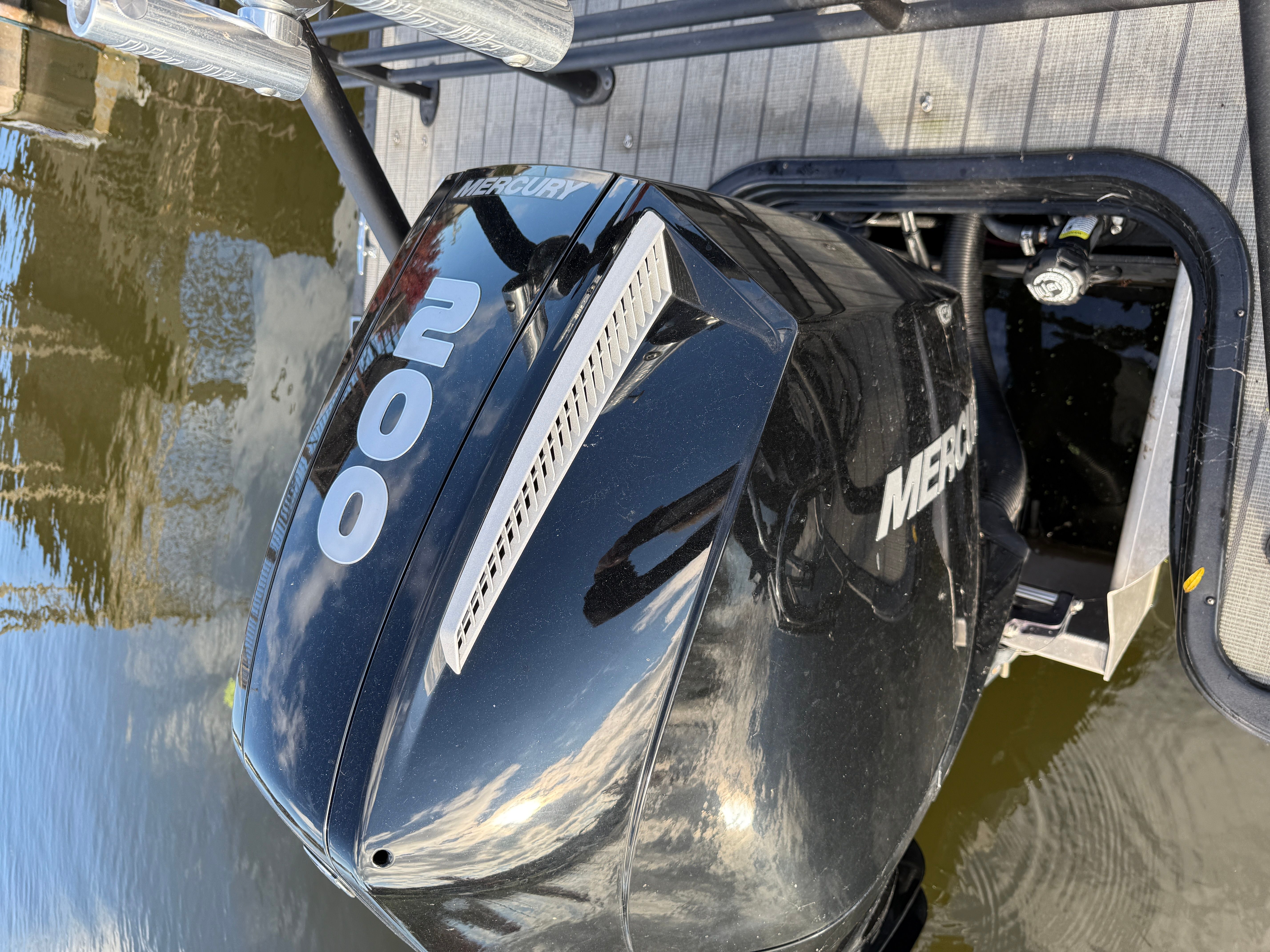 2023 Sylvan L3 DLZBAR TT Image Thumbnail #6