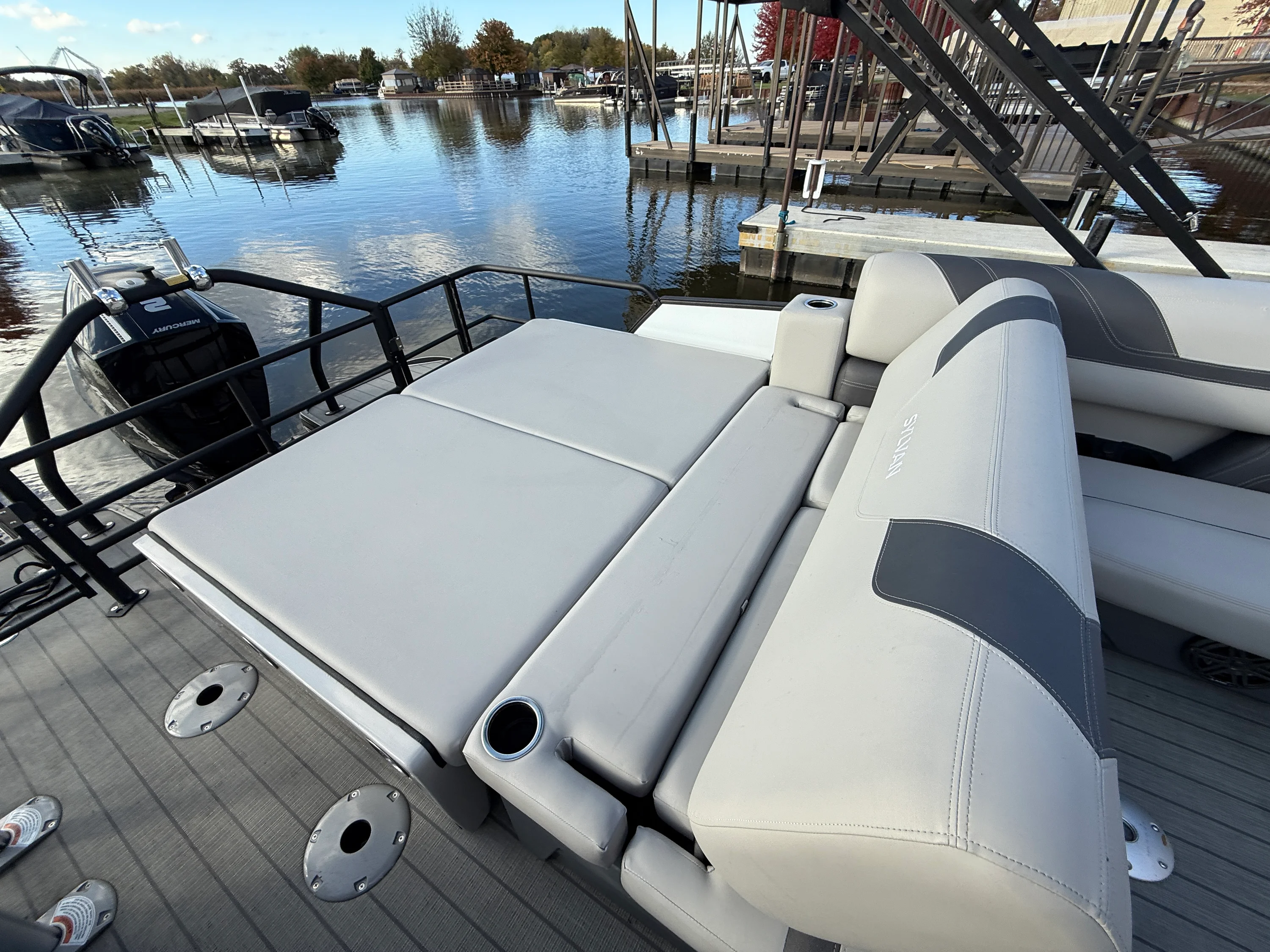 2023 Sylvan L3 DLZBAR TT Image Thumbnail #29