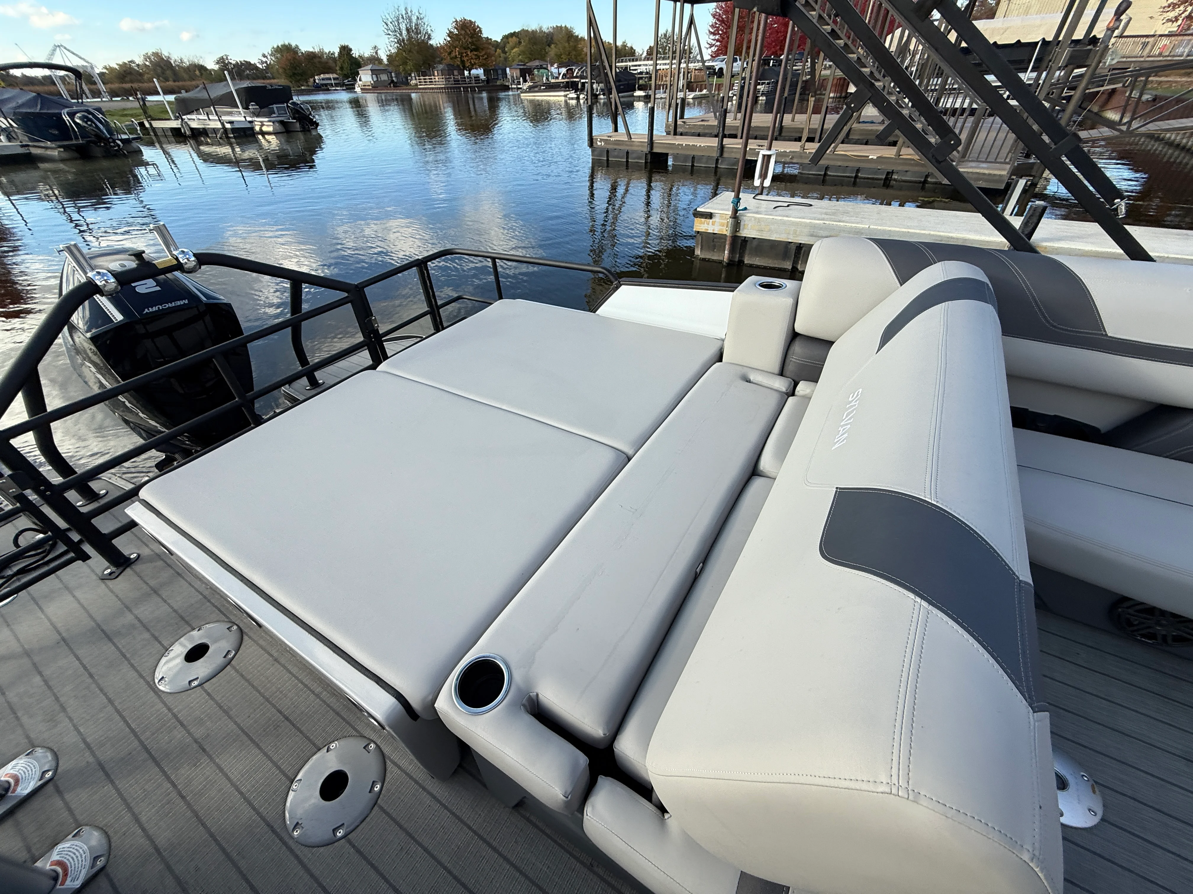 2023 Sylvan L3 DLZBAR TT Image Thumbnail #29