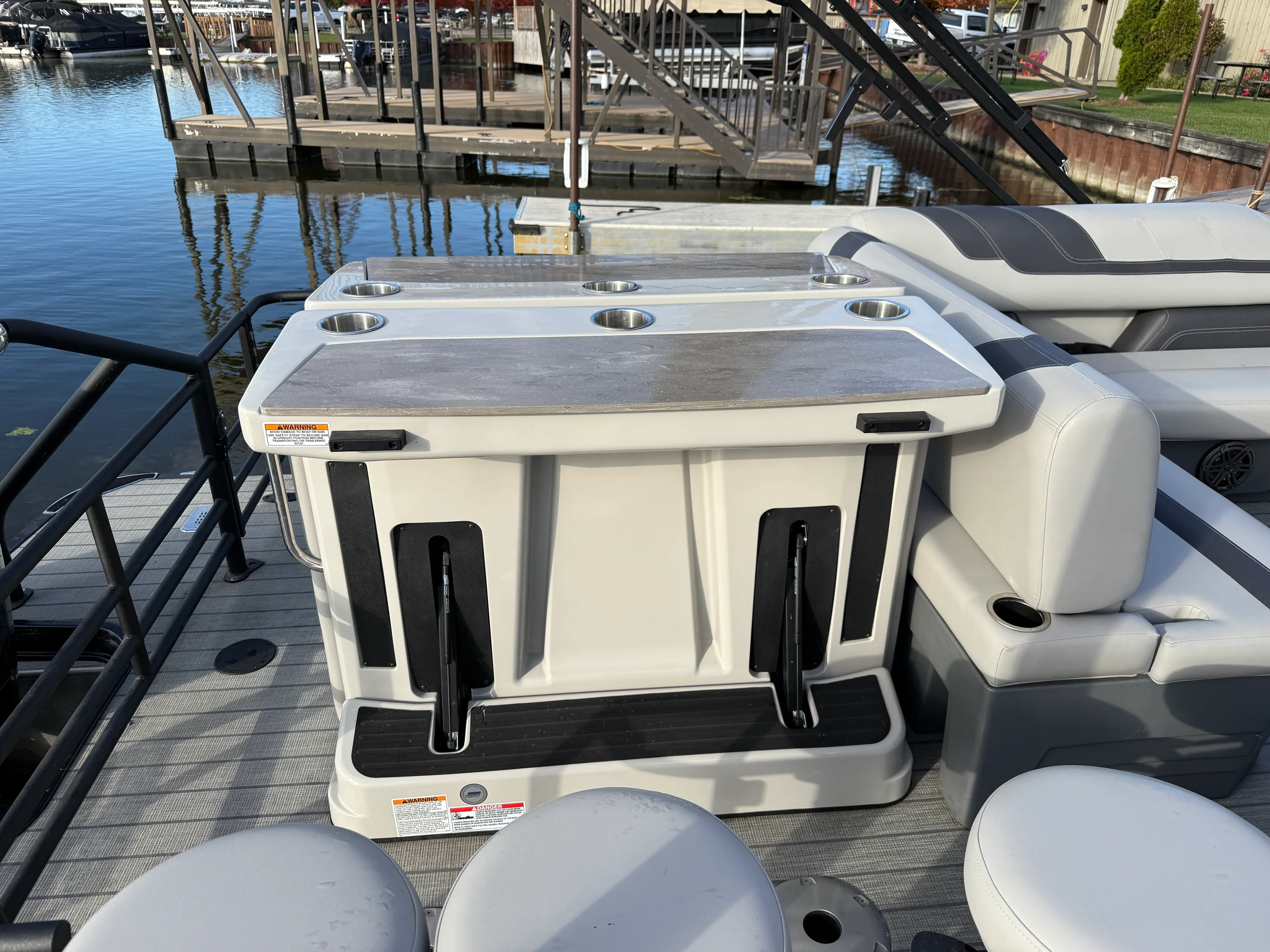 2023 Sylvan L3 DLZBAR TT Image Thumbnail #4