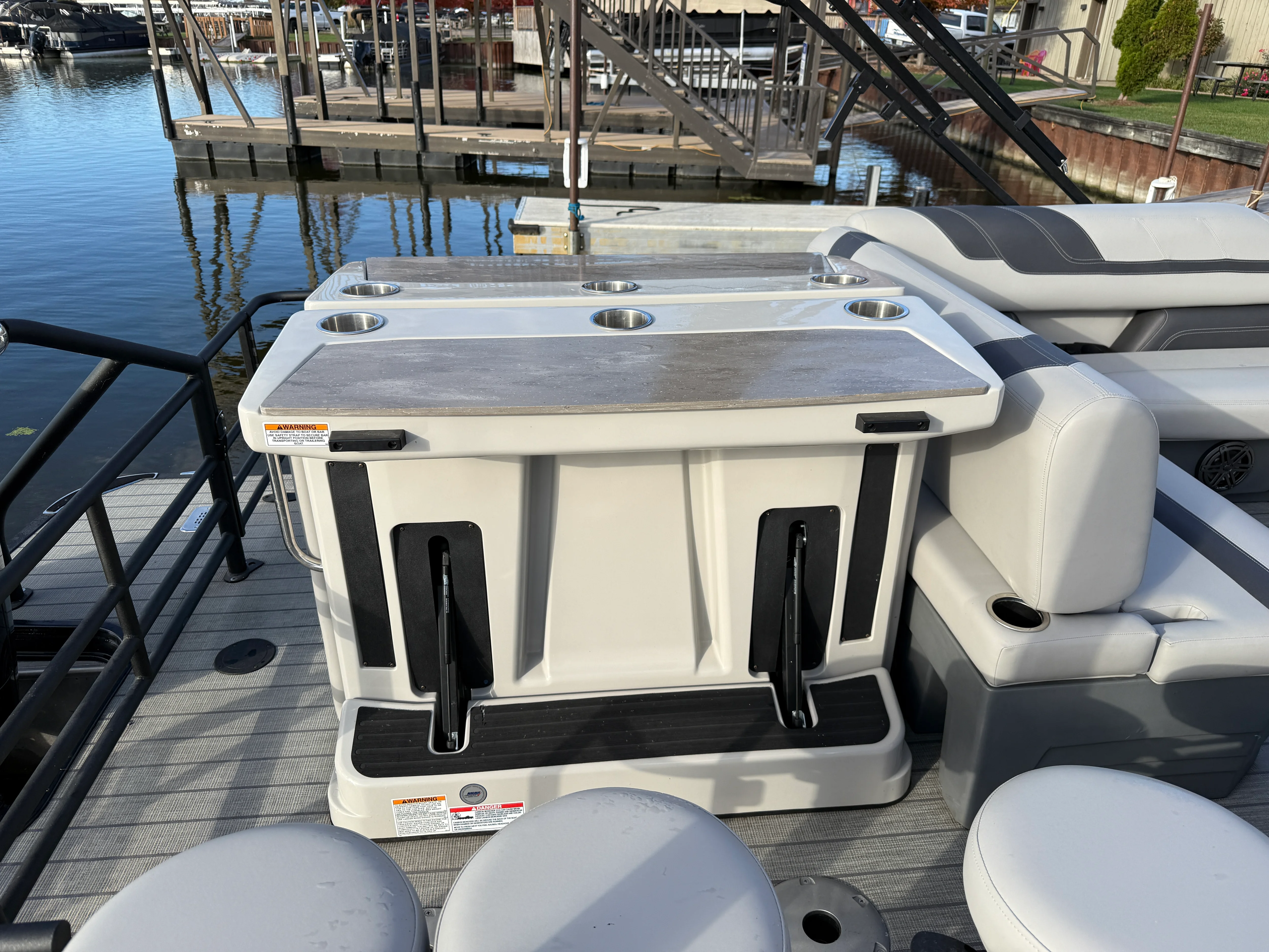 2023 Sylvan L3 DLZBAR TT Image Thumbnail #4