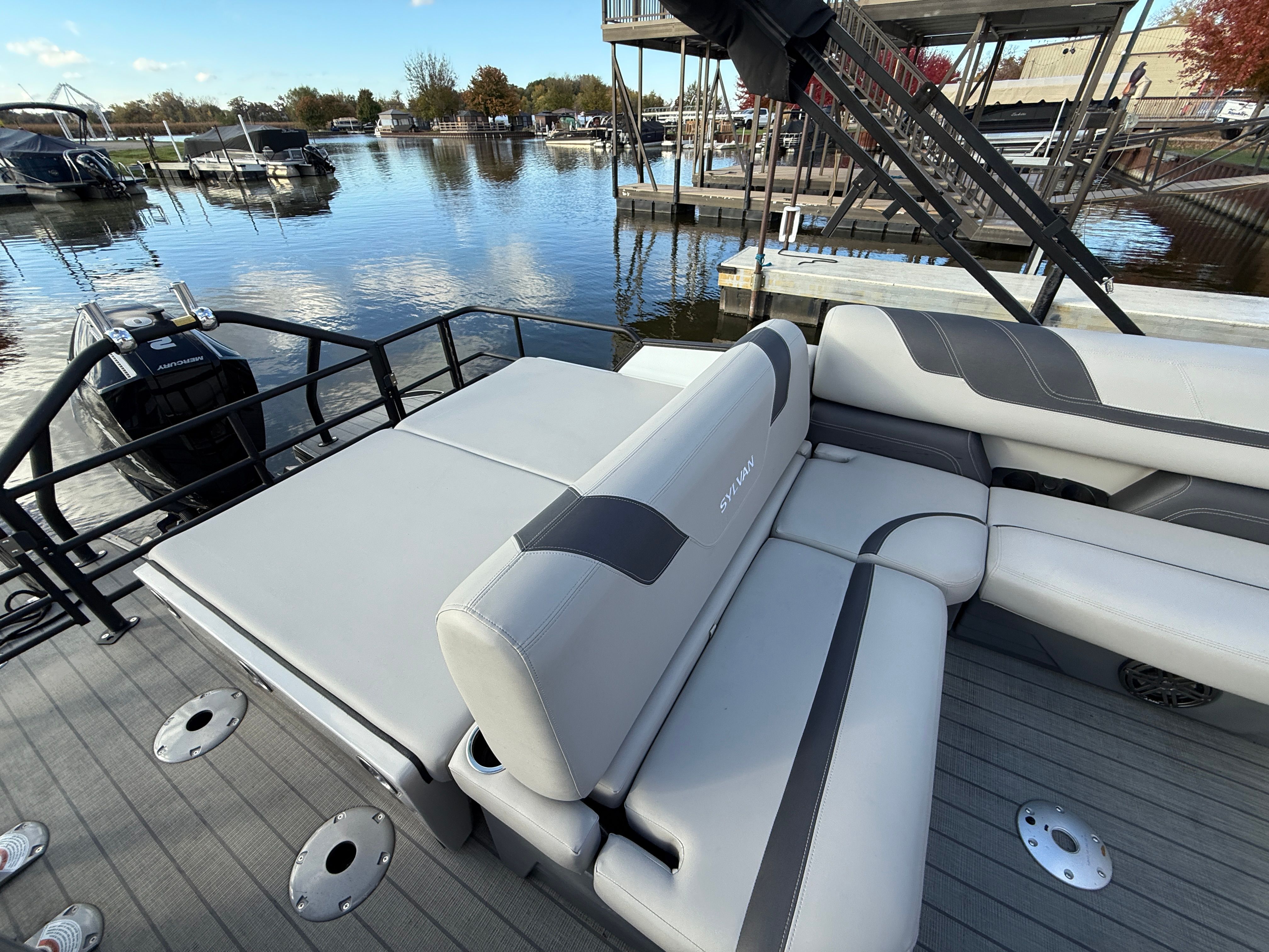 2023 Sylvan L3 DLZBAR TT Image Thumbnail #30