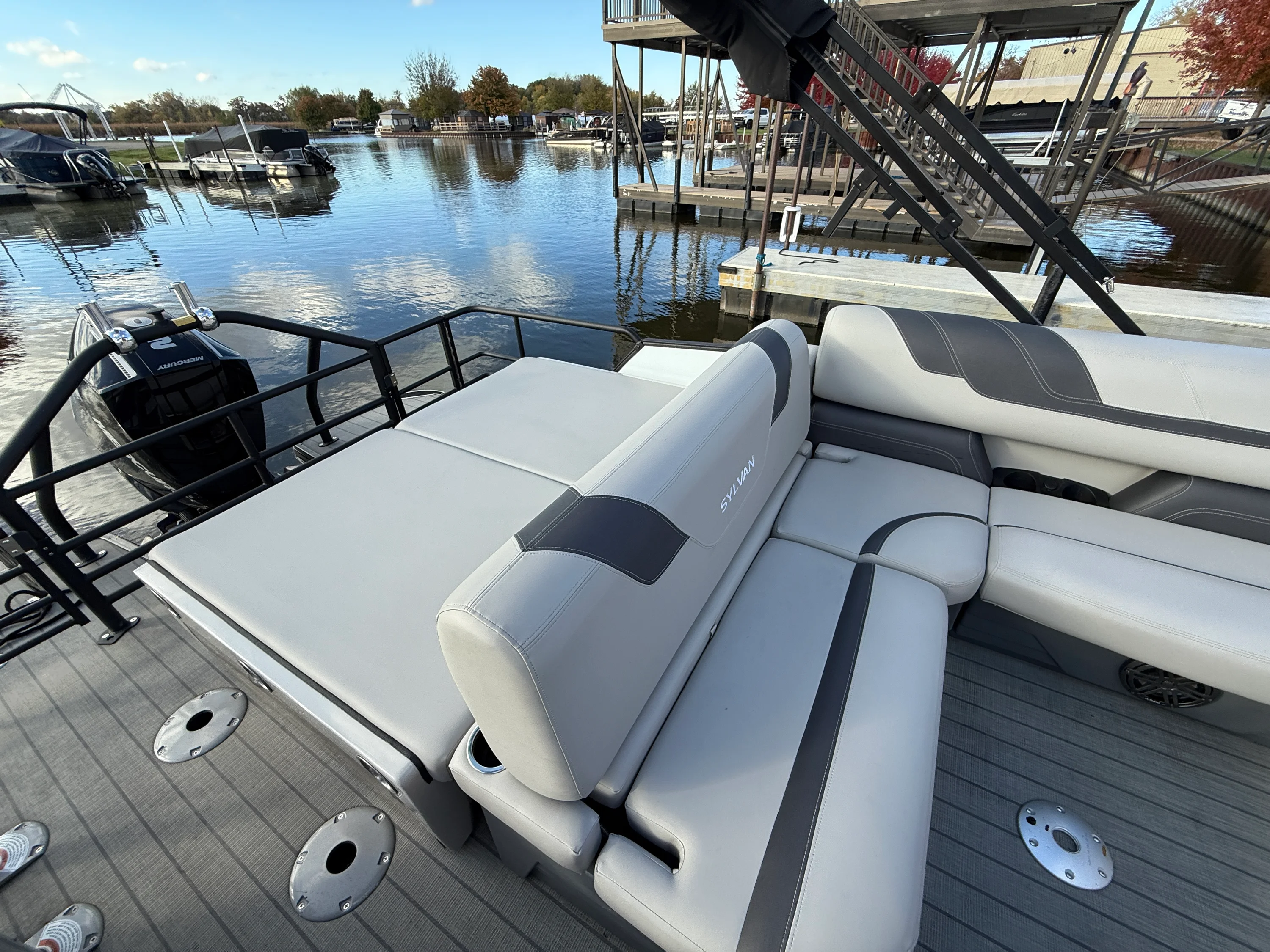 2023 Sylvan L3 DLZBAR TT Image Thumbnail #30