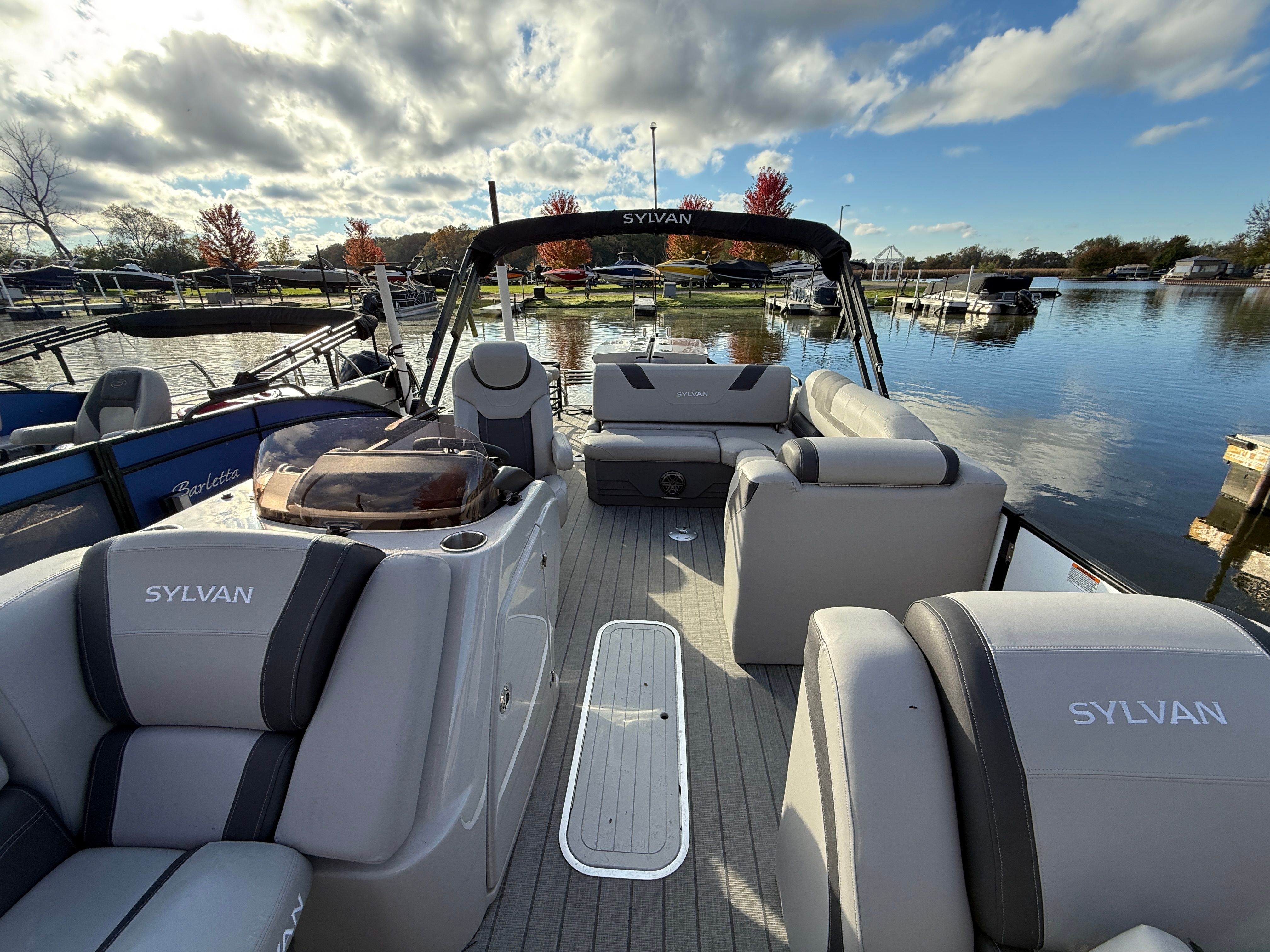 2023 Sylvan L3 DLZBAR TT Image Thumbnail #12